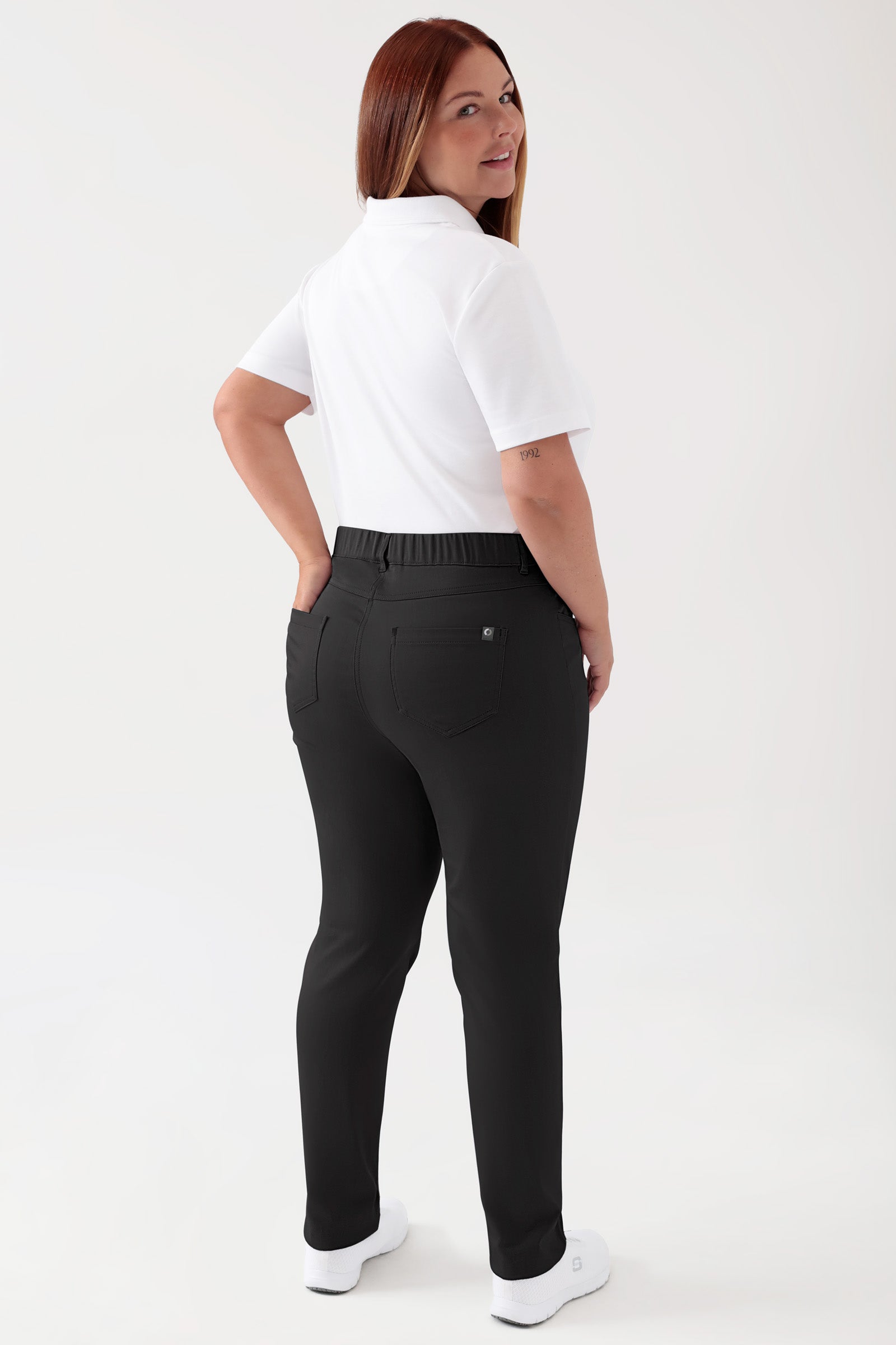 COMFY FLEX 5-pocket broek dames - slanke pijp zwart, Achterzijde view Het model is 173 cm lang en draagt maat 46