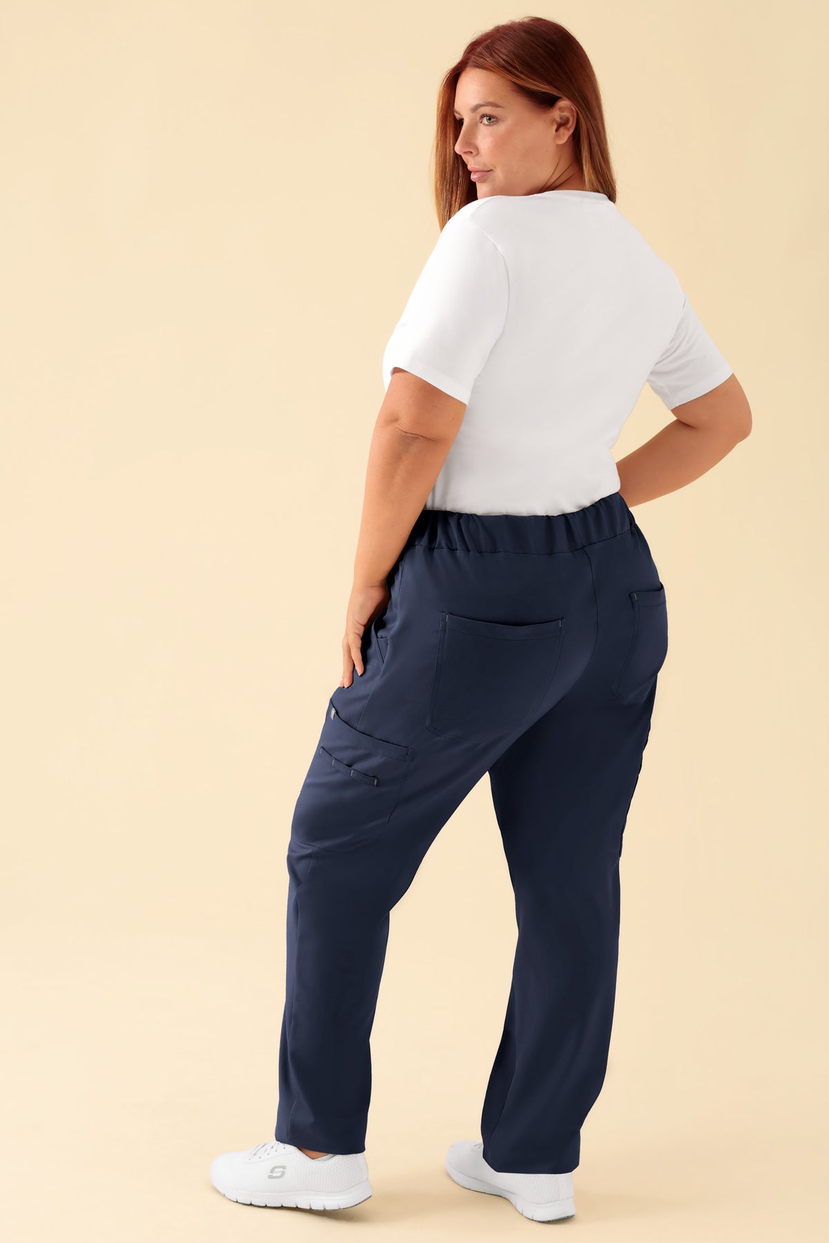 KAERE broek dames - met beenzak navy, Achterzijde view Het model is 173 cm lang en draagt maat XL