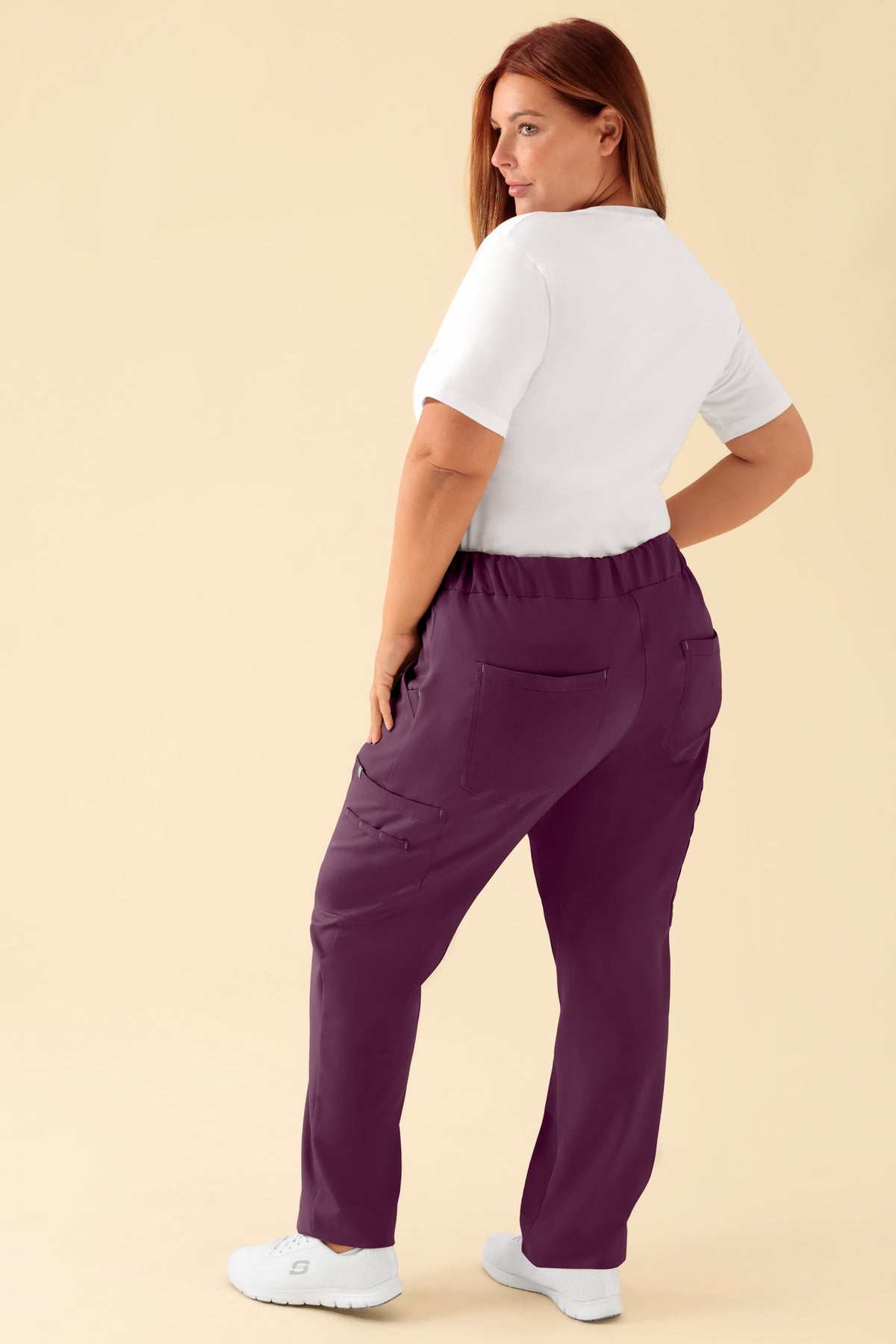 KAERE broek dames - met beenzak pruimen, Achterzijde view Het model is 173 cm lang en draagt maat XL