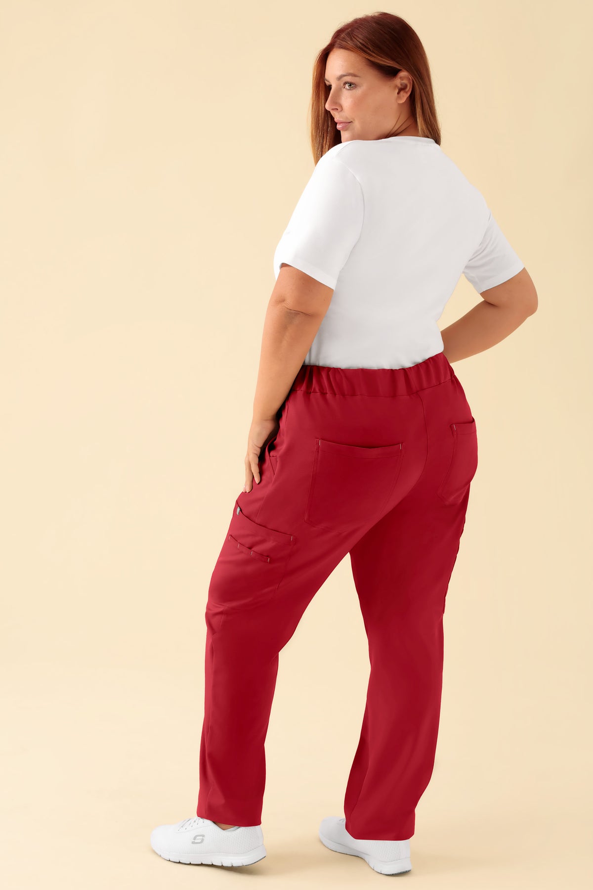 KAERE broek dames - met beenzak rood, Achterzijde view Het model is 173 cm lang en draagt maat XL