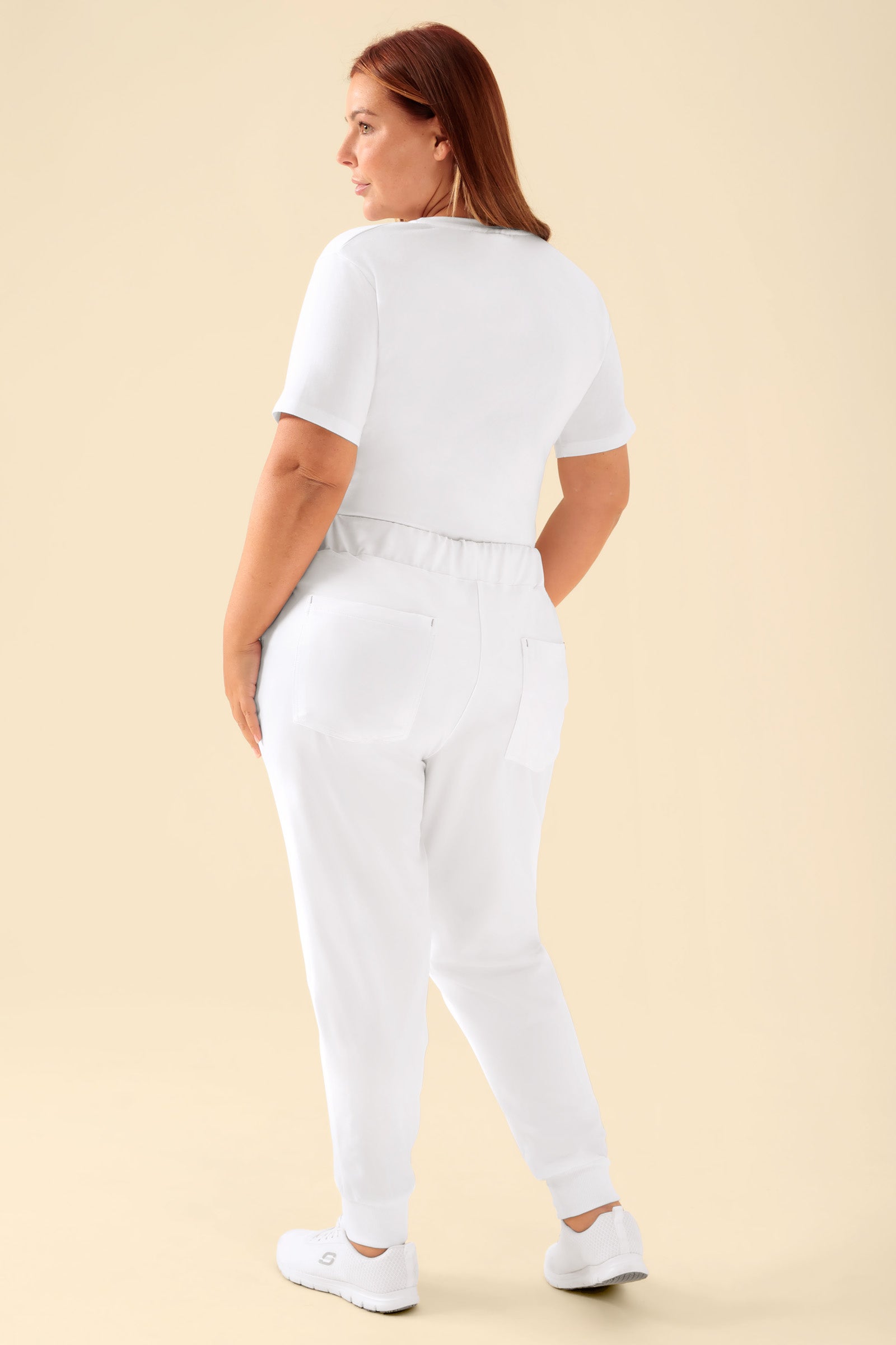KAERE broek dames - zoom met elastische boord zonder beenzak wit, Achterzijde view Het model is 173 cm lang en draagt maat XL