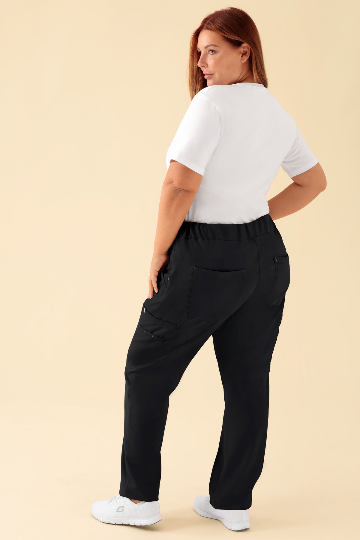 KAERE broek dames - met beenzak zwart, Achterzijde view Het model is 173 cm lang en draagt maat XL