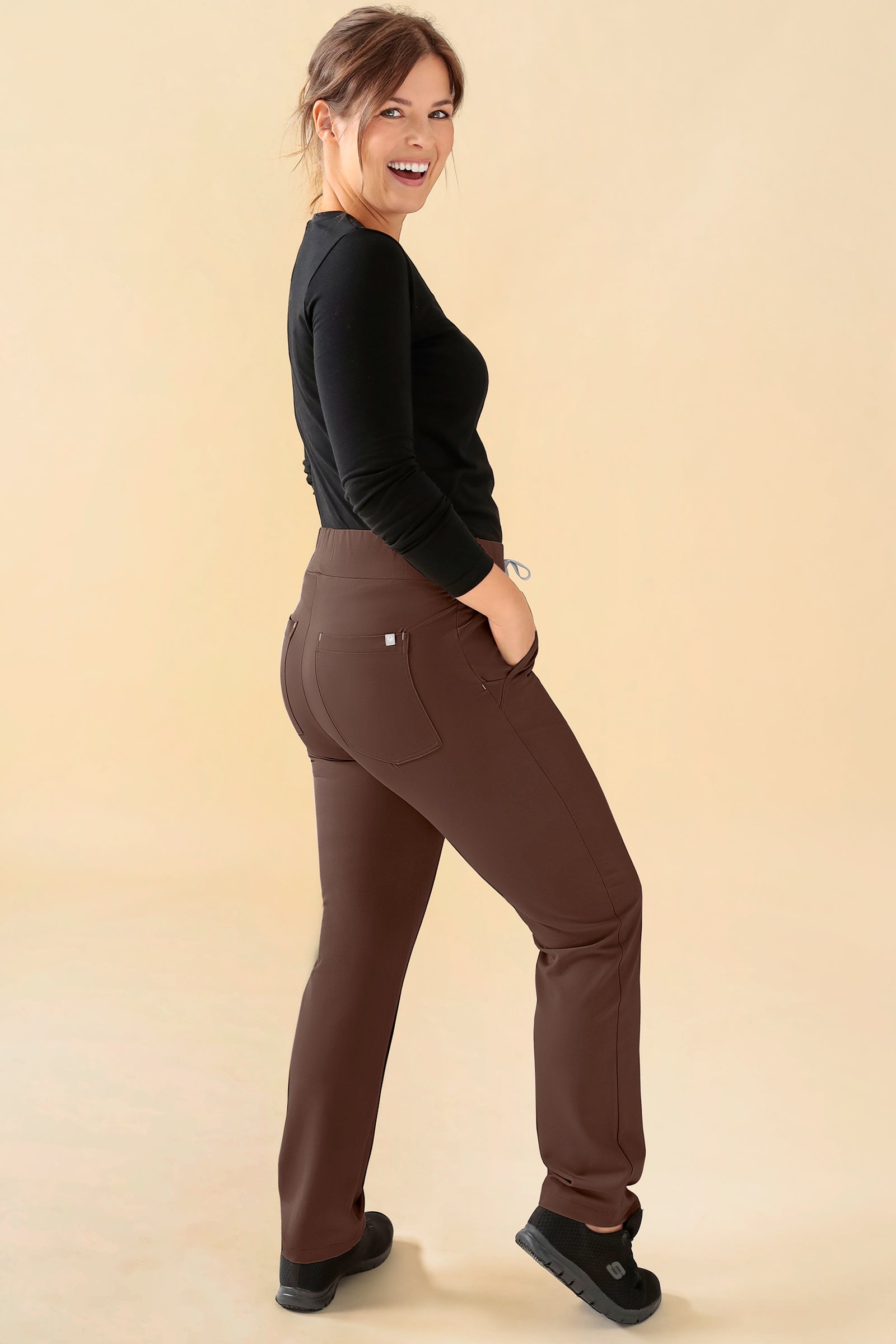 KAERE broek dames - korte maat zonder beenzak coffee