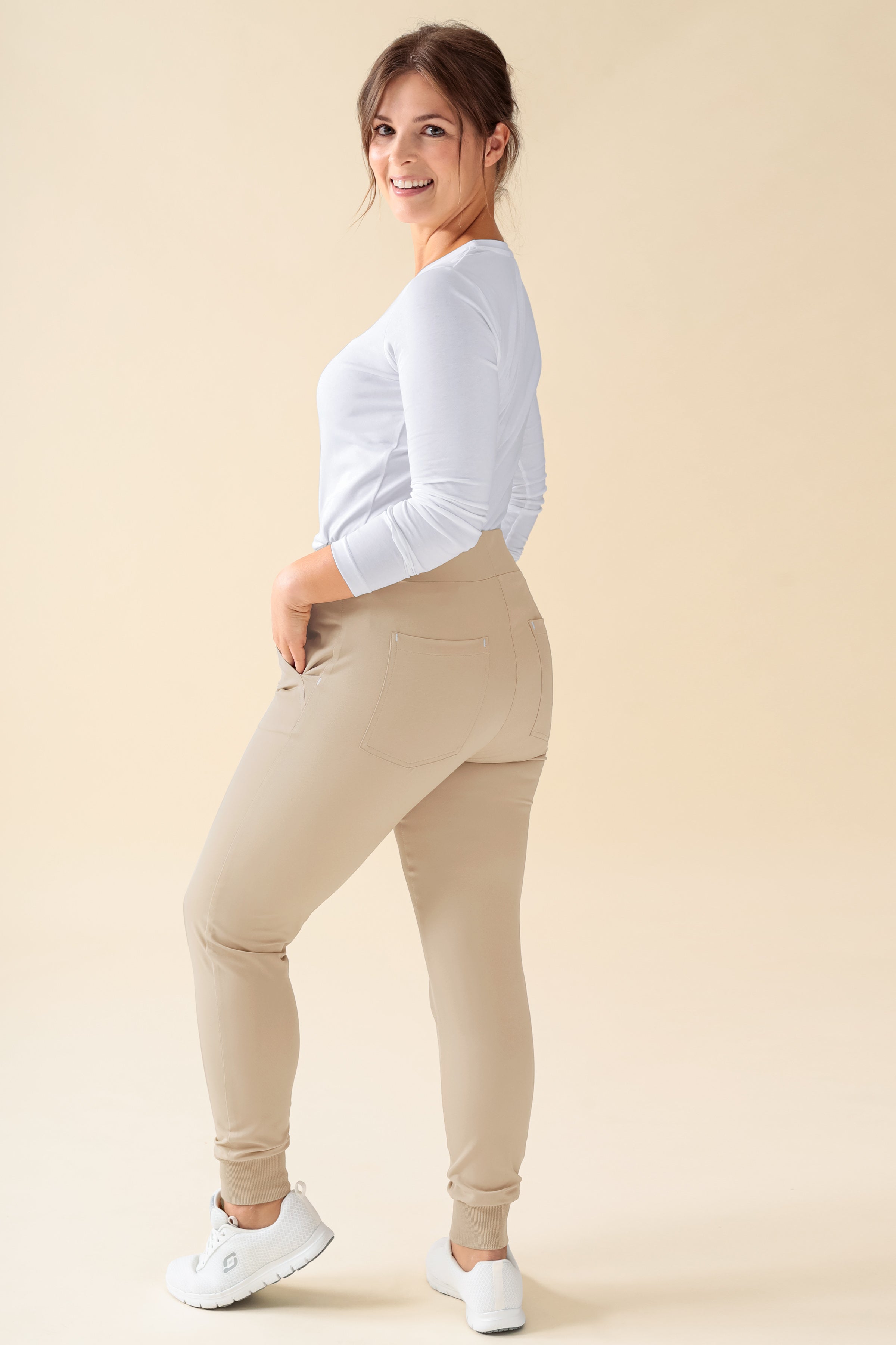 KAERE broek dames - zoom met elastische boord korte maat zonder beenzak zand