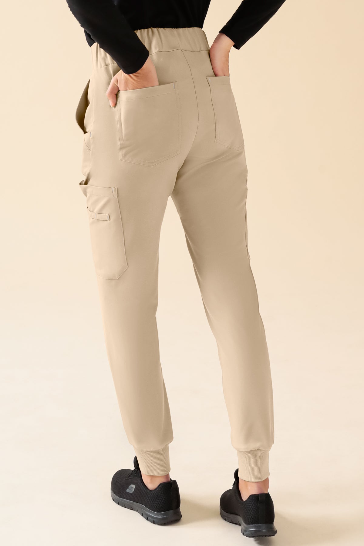 KAERE broek dames - zoom met elastische boord korte maat met beenzak zand