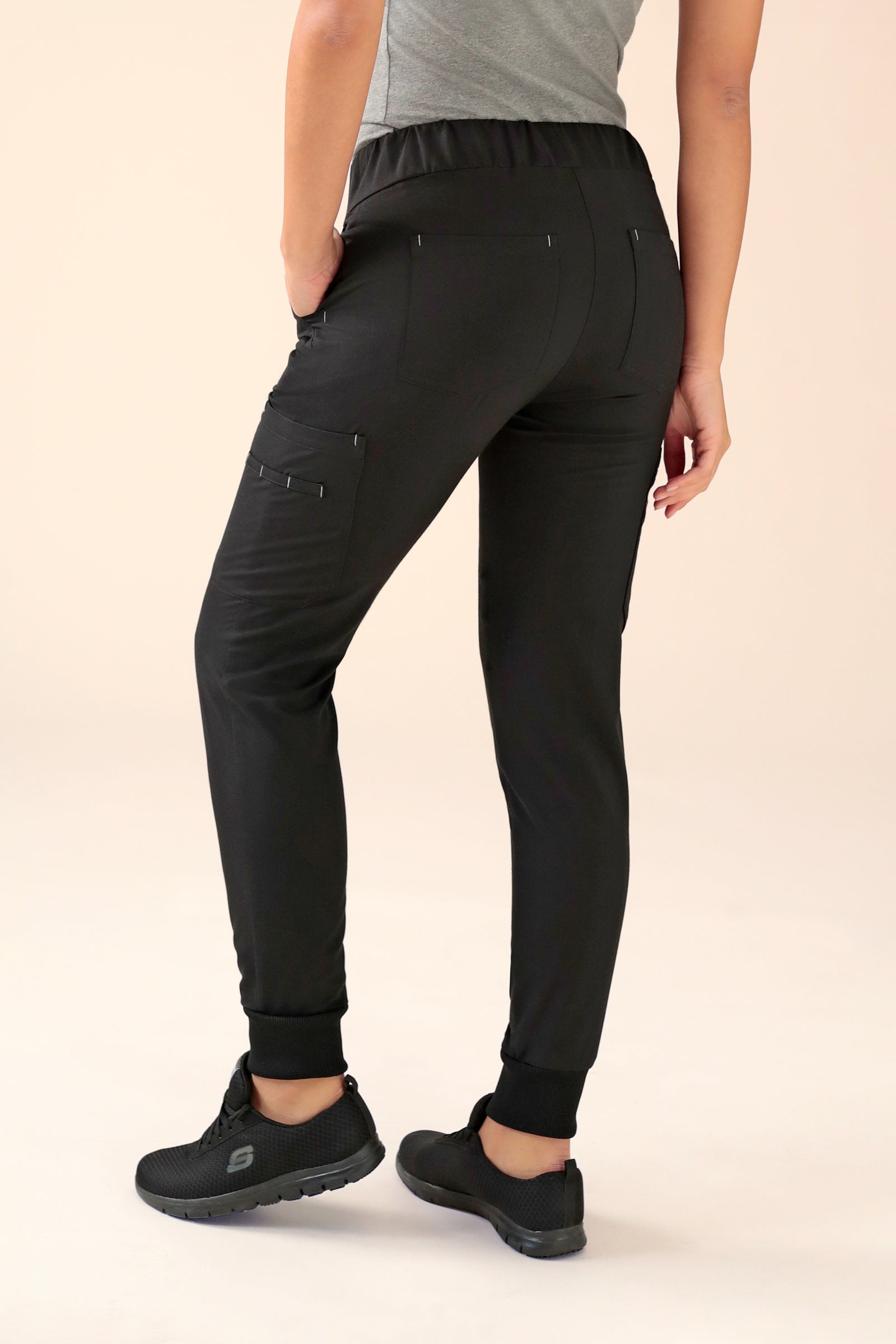 KAERE broek dames - zoom met elastische boord en beenzak zwart, Achterzijde view