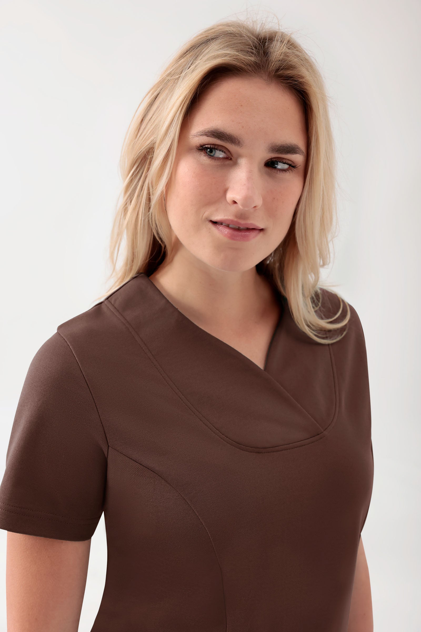 COMFY FLEX stretch oversteektuniek dames - hartvormige hals coffee