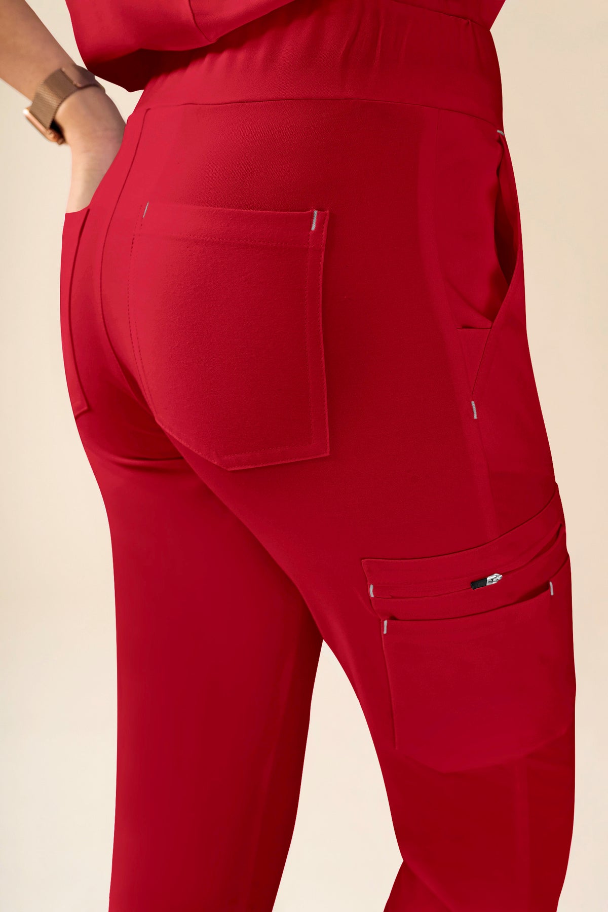 KAERE broek dames - zoom met elastische boord korte maat met beenzak rood