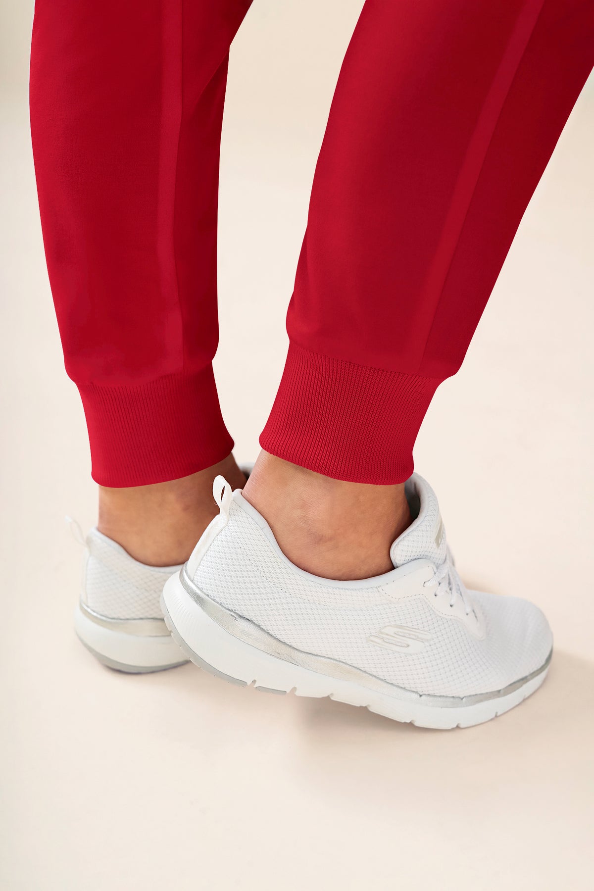 KAERE broek dames - zoom met elastische boord korte maat met beenzak rood