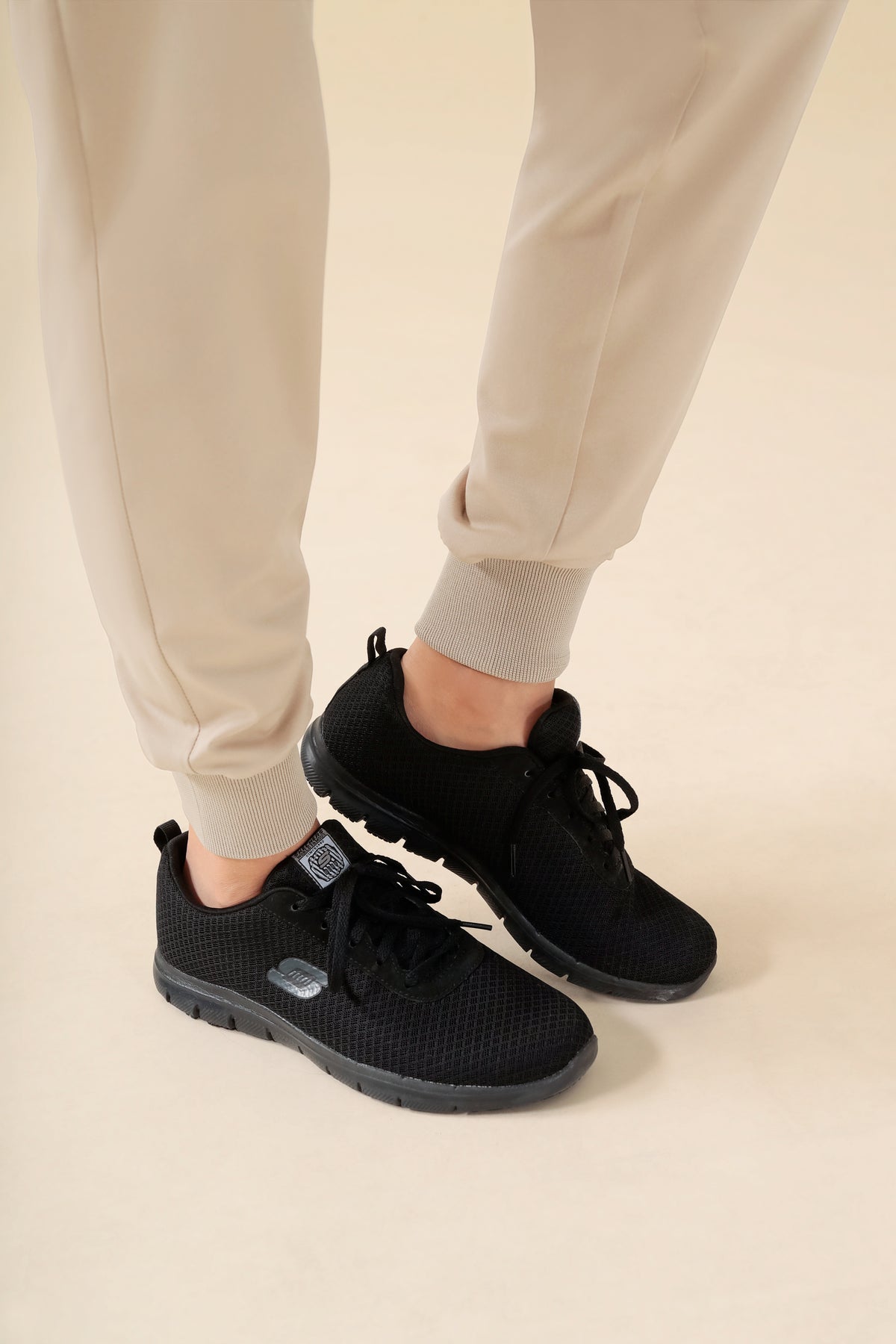 KAERE broek dames - zoom met elastische boord korte maat met beenzak zand
