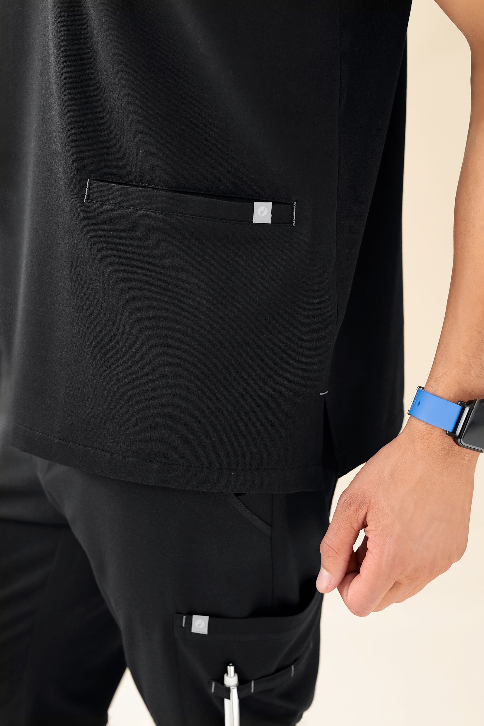 KAERE oversteektuniek heren - V-hals zwart