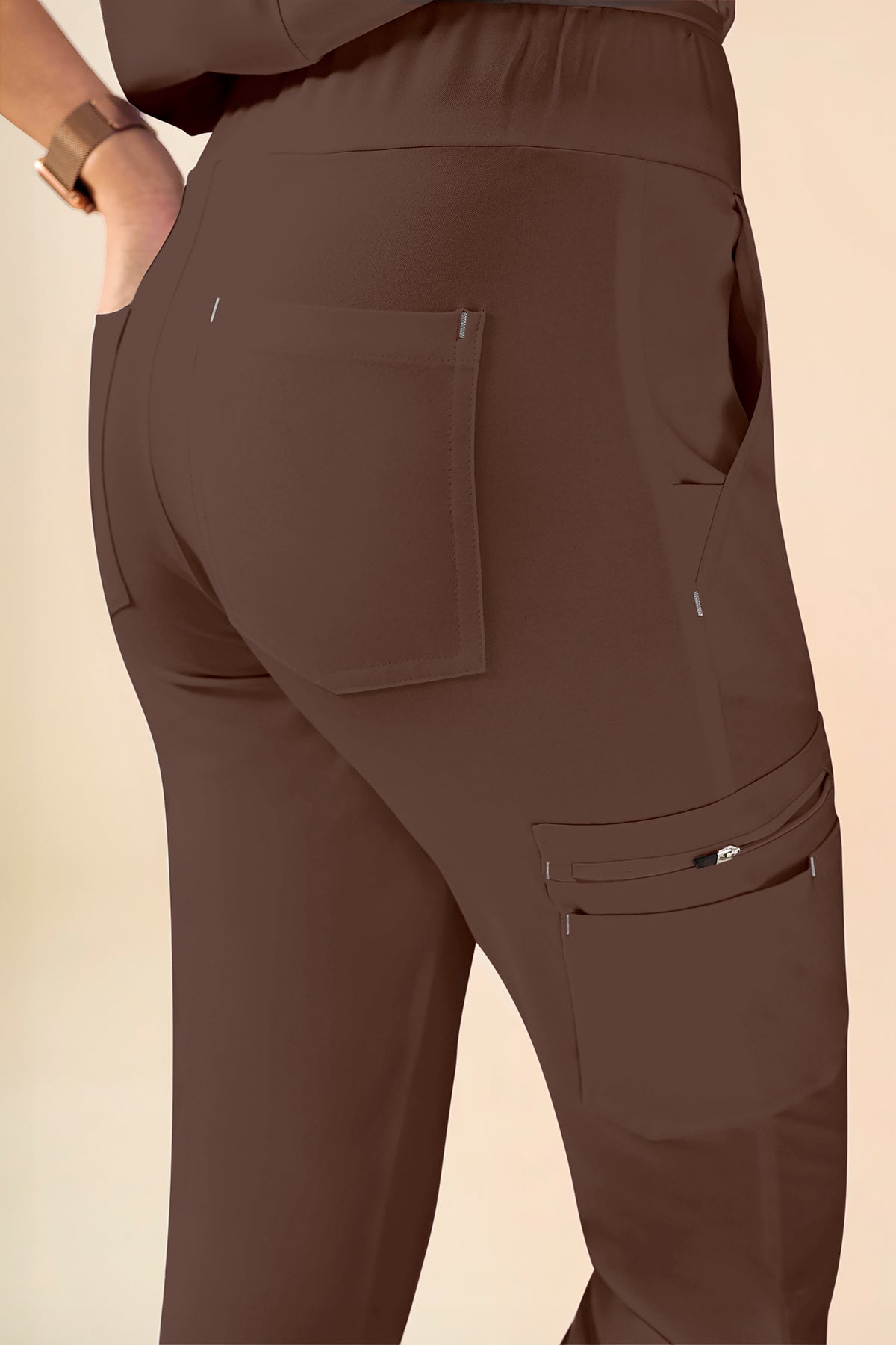 KAERE broek dames - zoom met elastische boord en beenzak coffee