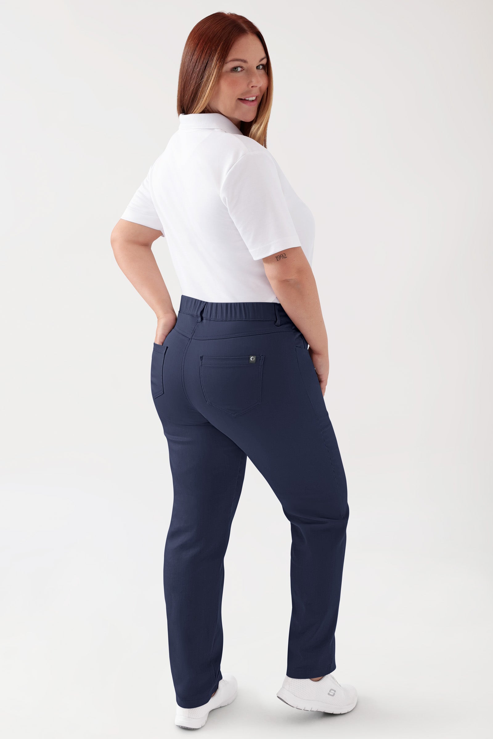 COMFY FLEX 5-pocket broek dames - rechte pijp navy, Voorzijde view Het model is 173 cm lang en draagt maat 46