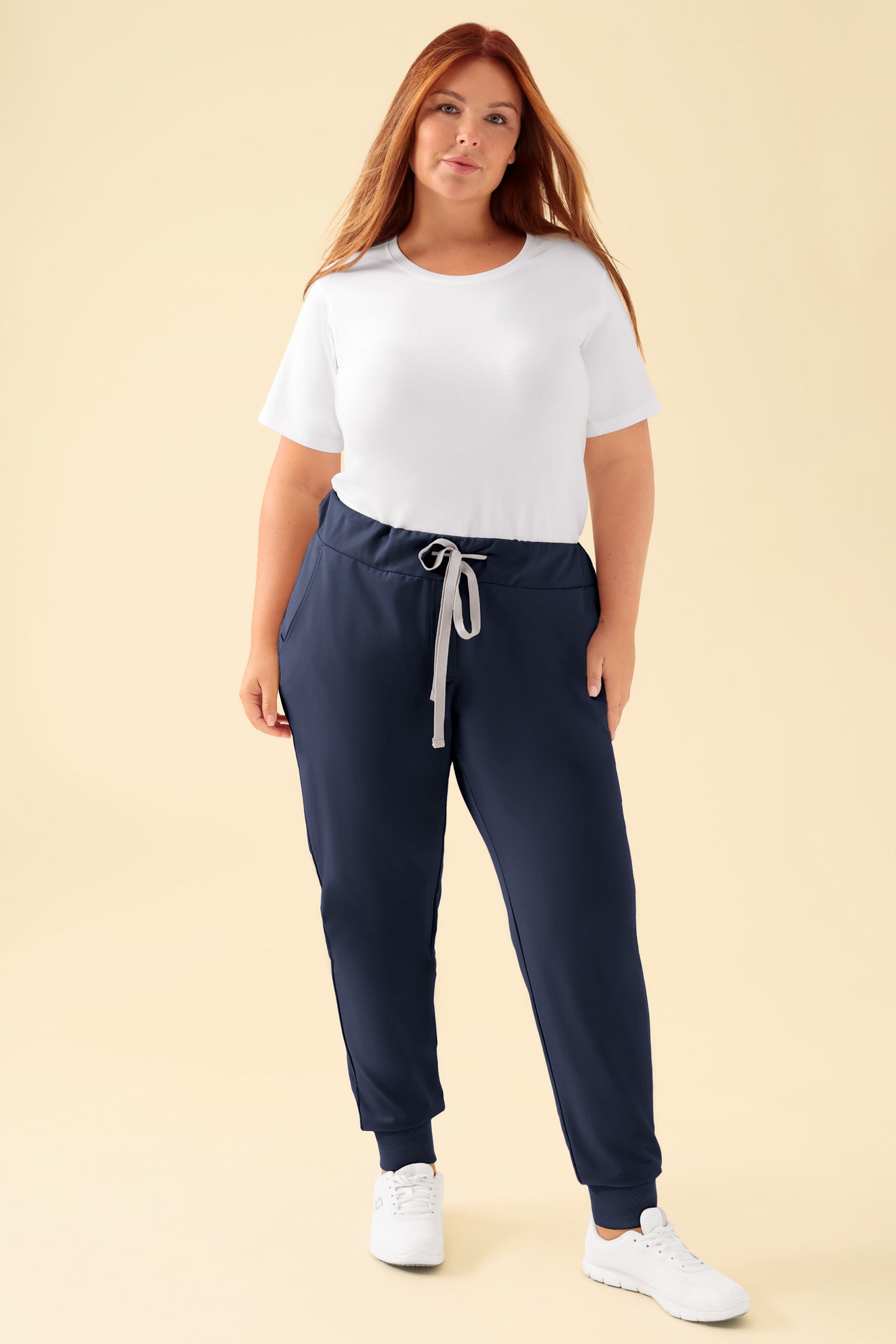 KAERE broek dames - zoom met elastische boord zonder beenzak navy, Voorzijde view Het model is 173 cm lang en draagt maat XL
