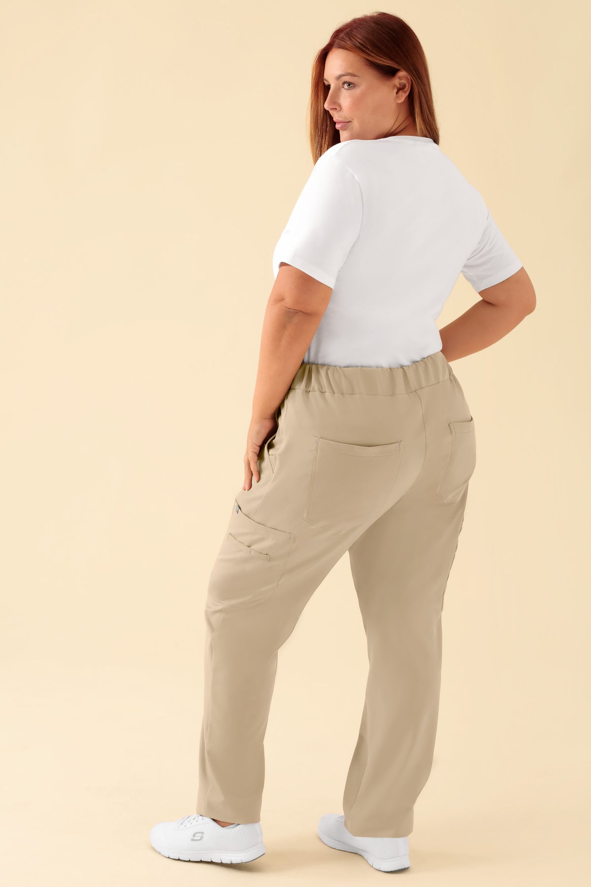 KAERE broek dames - met beenzak zand, Voorzijde view Het model is 173 cm lang en draagt maat XL