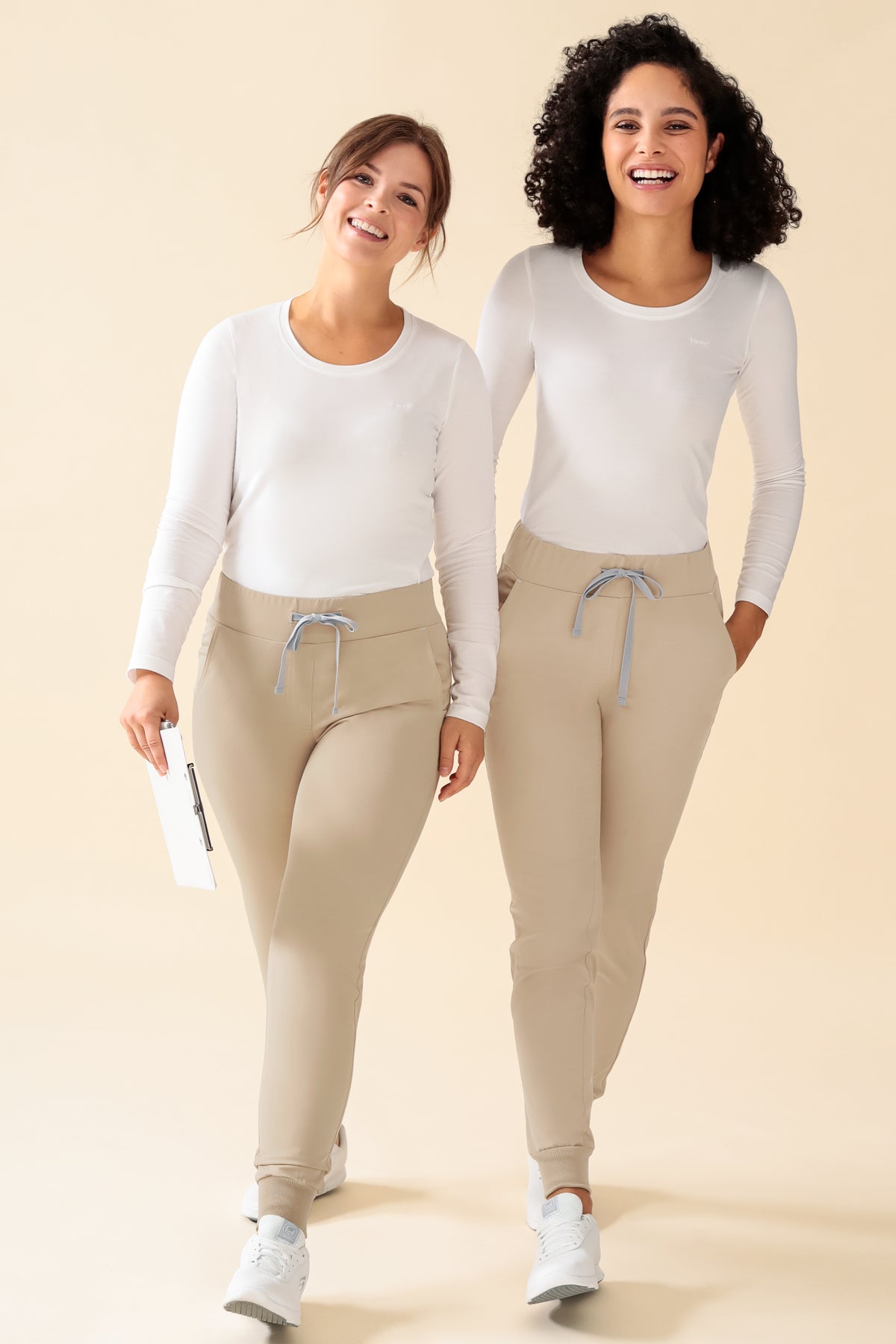 KAERE broek dames - zoom met elastische boord korte maat zonder beenzak zand, Voorzijde view