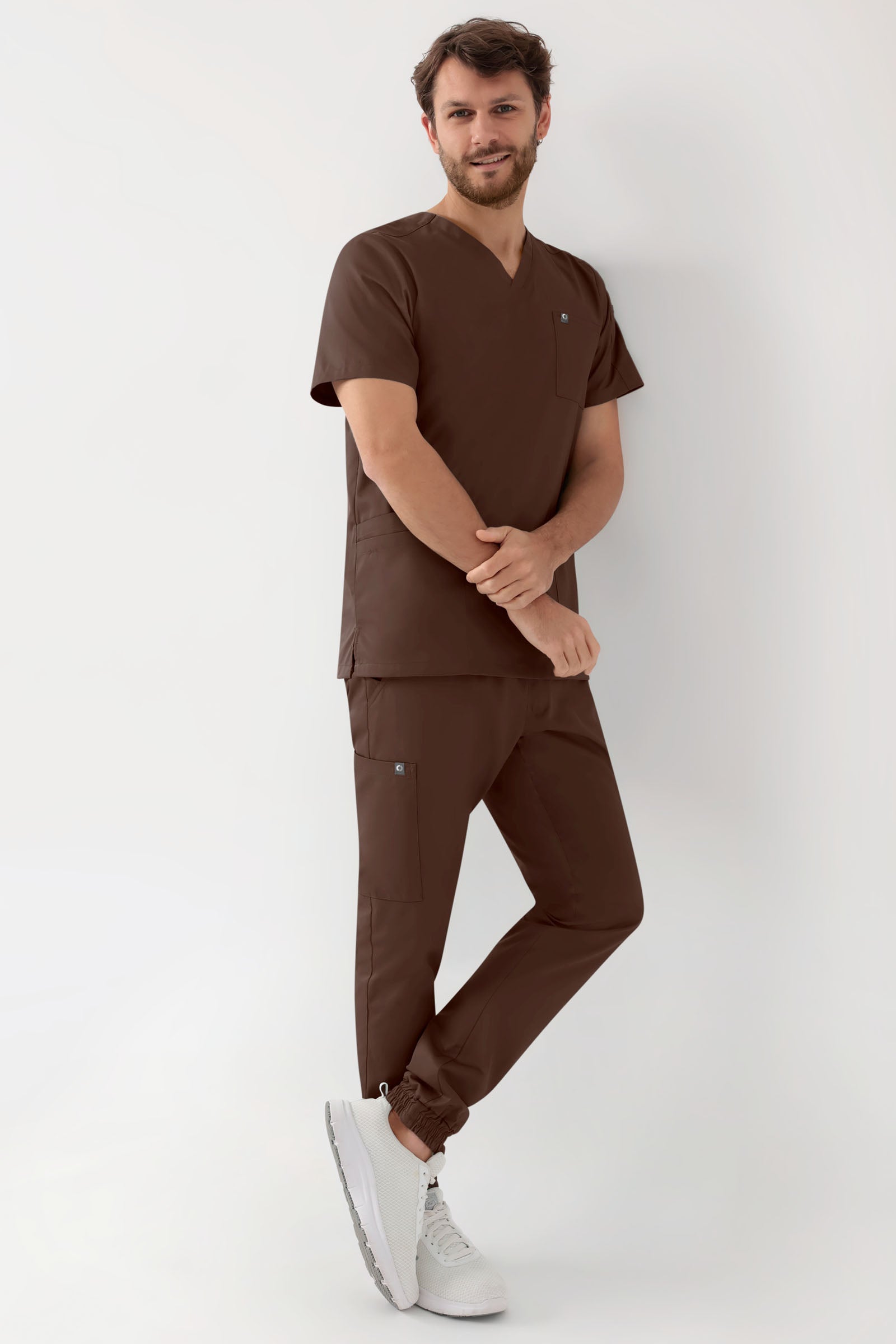 GREEN Stretch oversteektuniek heren - V-hals coffee