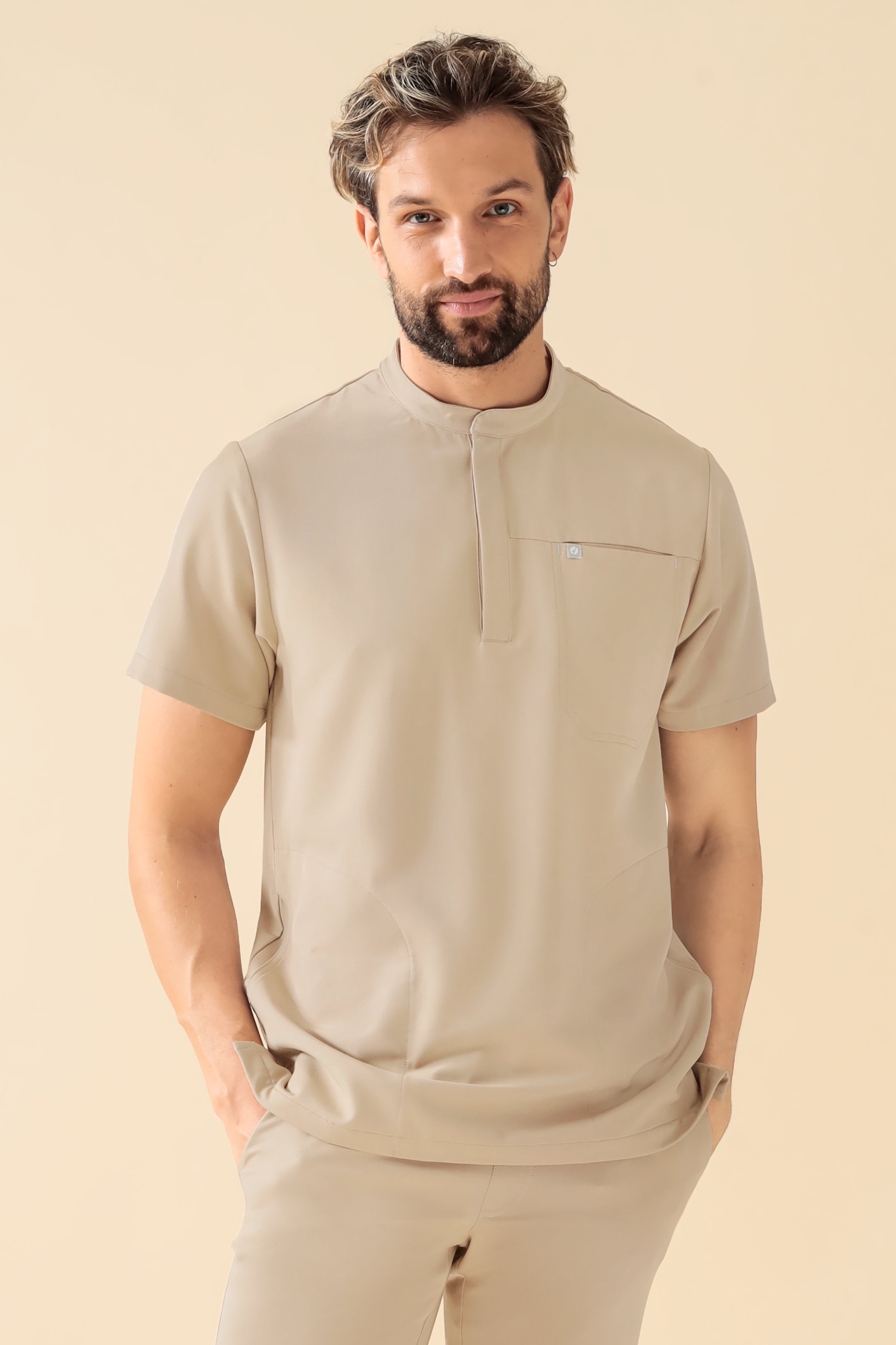 KAERE heren oversteektuniek - opstaande kraag zand