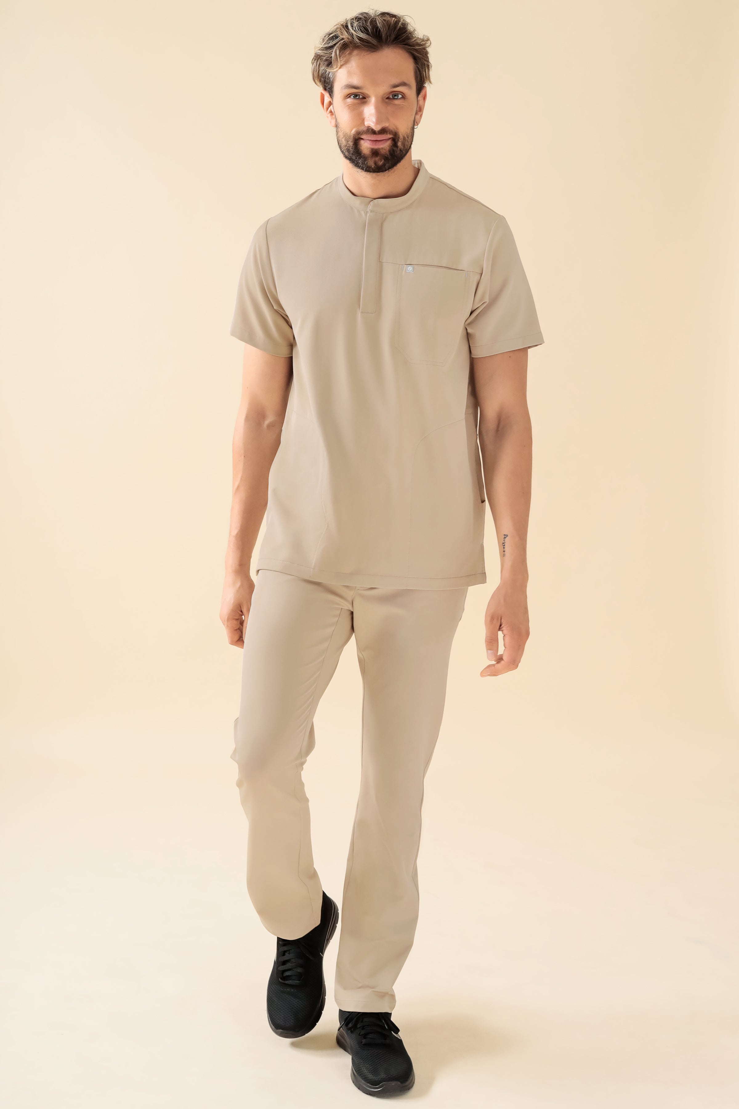 KAERE heren oversteektuniek - opstaande kraag zand