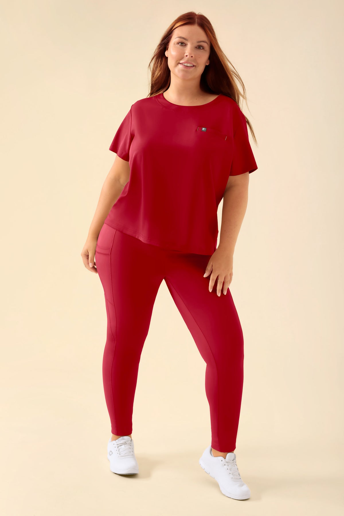 KAERE Leggings dames - super elastisch rood, Voorzijde view Het model is 173 cm lang en draagt maat XL