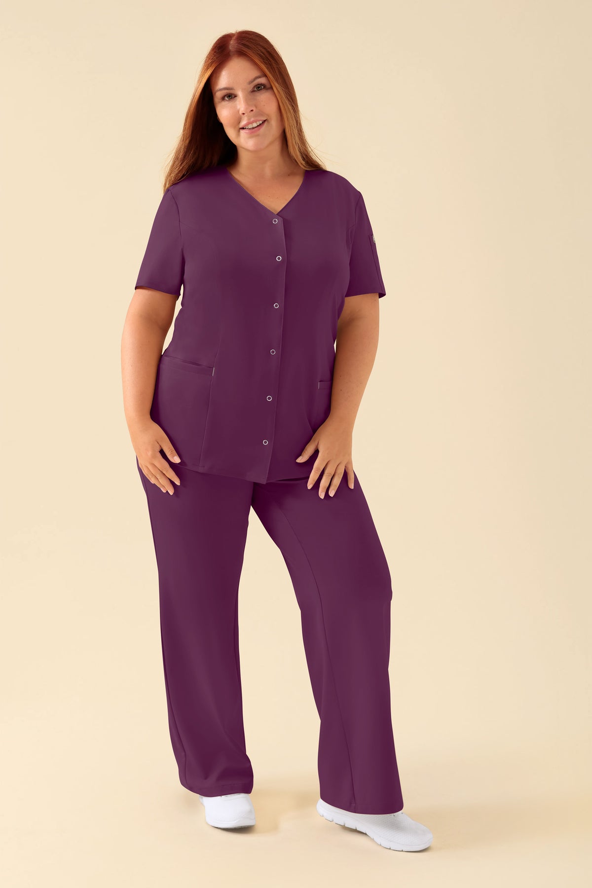 KAERE tuniek dames - drukknoopsluiting pruimen, Voorzijde view Het model is 173 cm lang en draagt maat XL