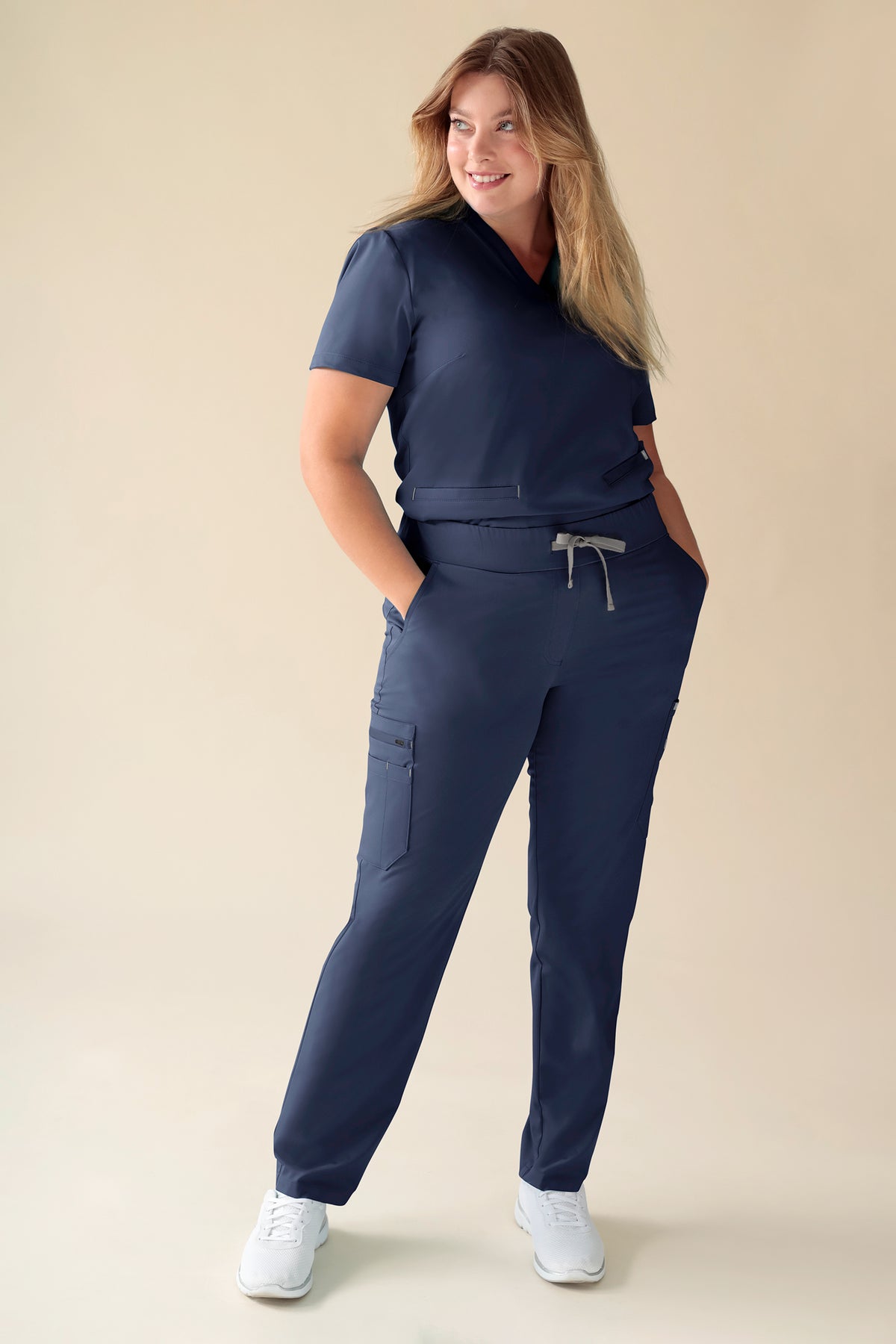 KAERE broek dames - met beenzak navy, Voorzijde view Het model is 174 cm lang en draagt maat XL