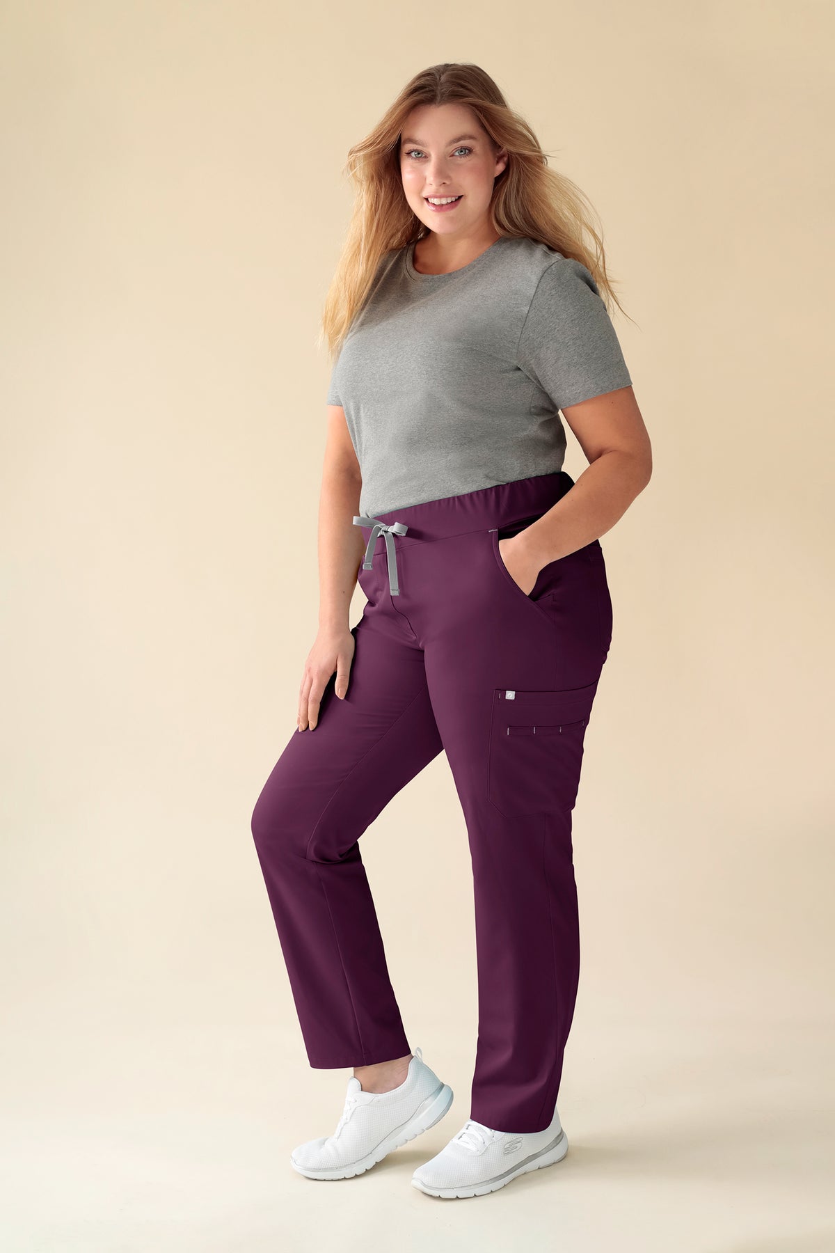 KAERE broek dames - met beenzak pruimen, Voorzijde view Het model is 174 cm lang en draagt maat XL