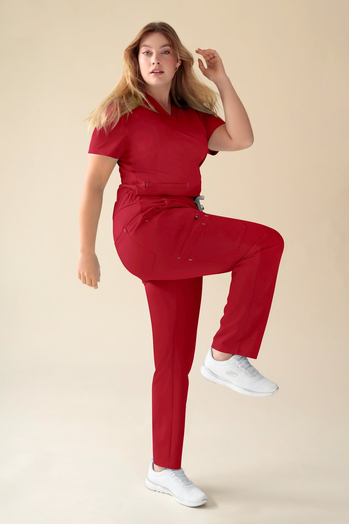KAERE broek dames - met beenzak rood, Voorzijde view Het model is 174 cm lang en draagt maat XL
