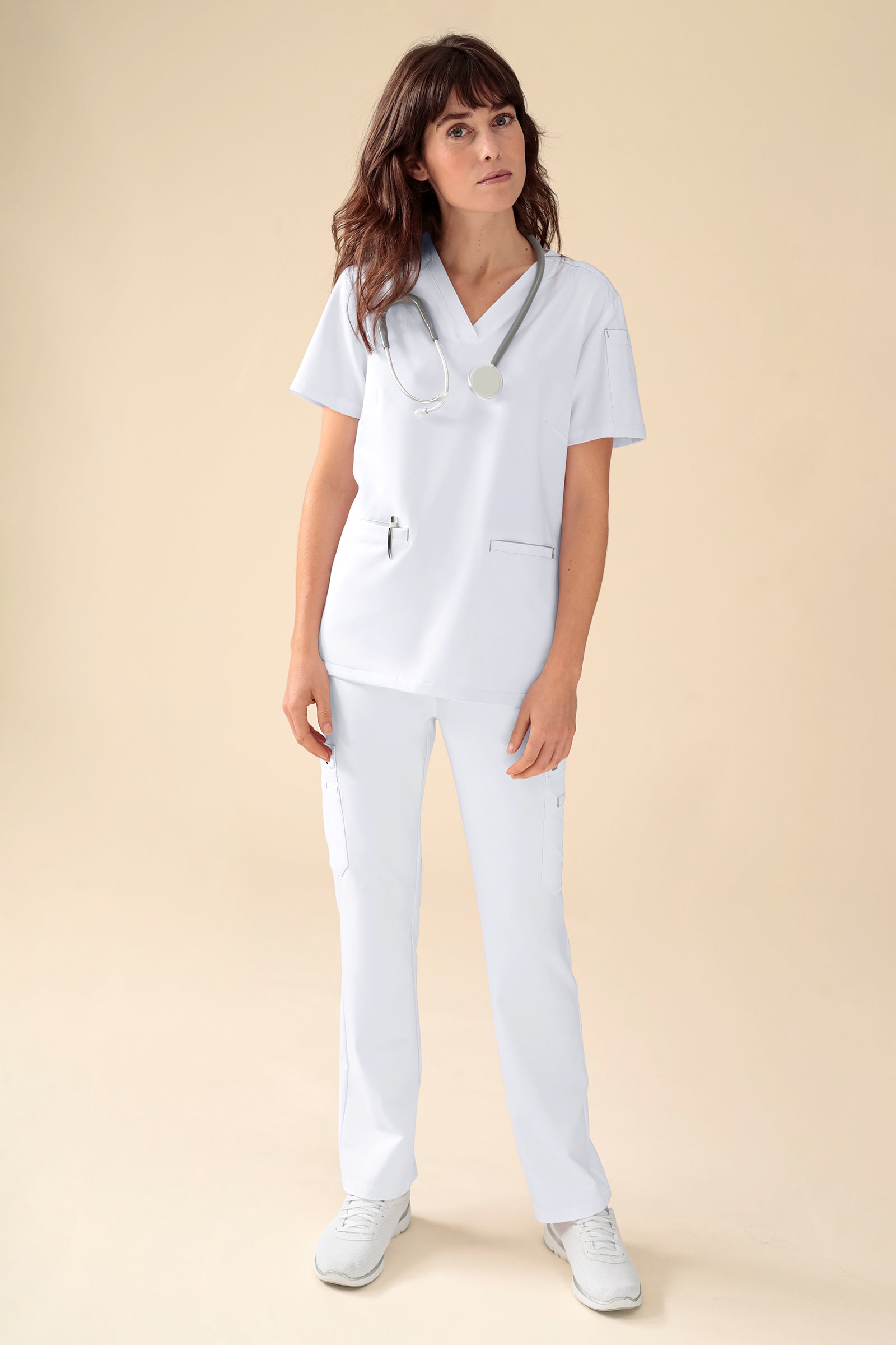 KAERE broek dames - met beenzak wit, Voorzijde view Het model is 175 cm lang en draagt maat S