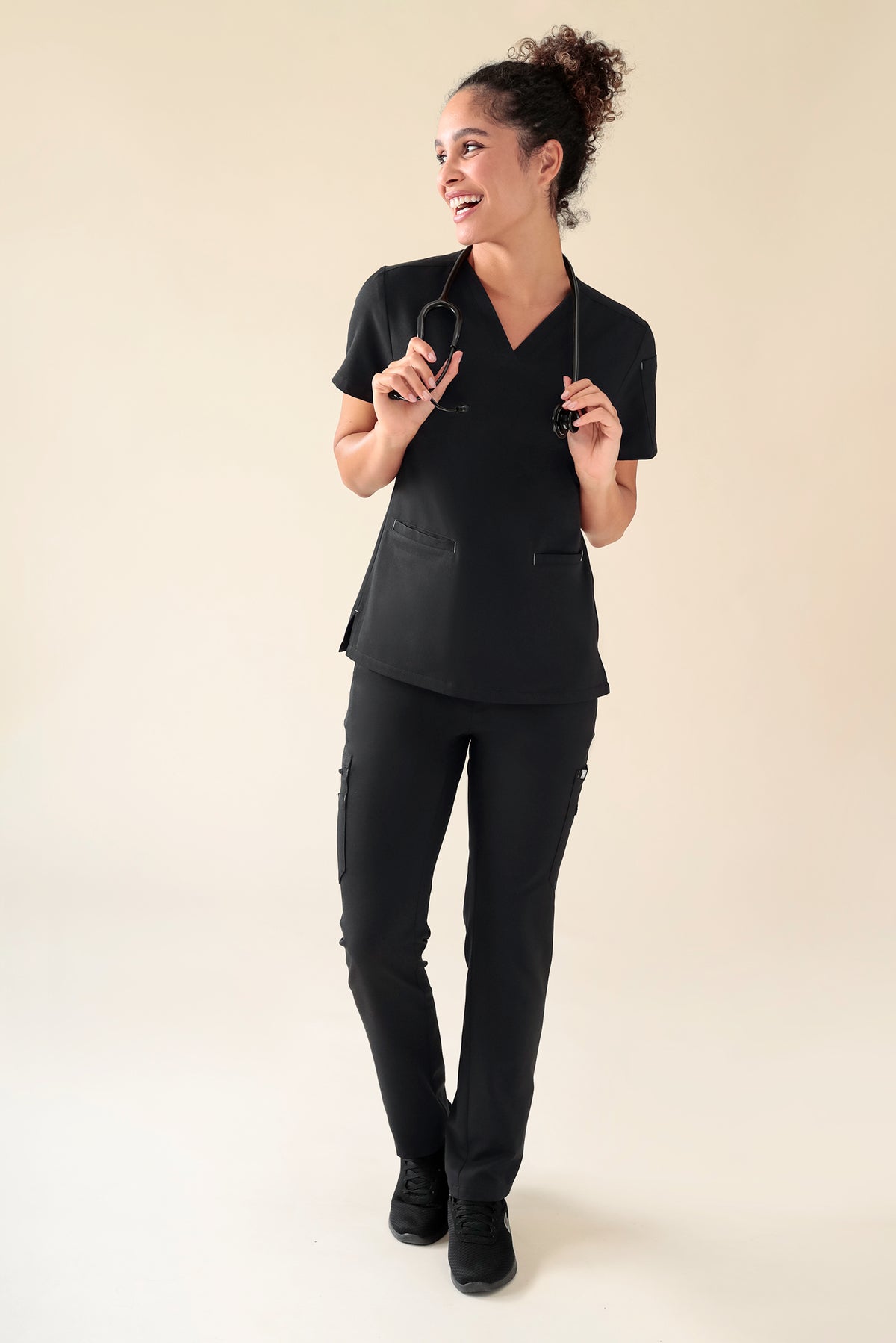 KAERE broek dames - met beenzak zwart, Voorzijde view Het model is 176 cm lang en draagt maat S