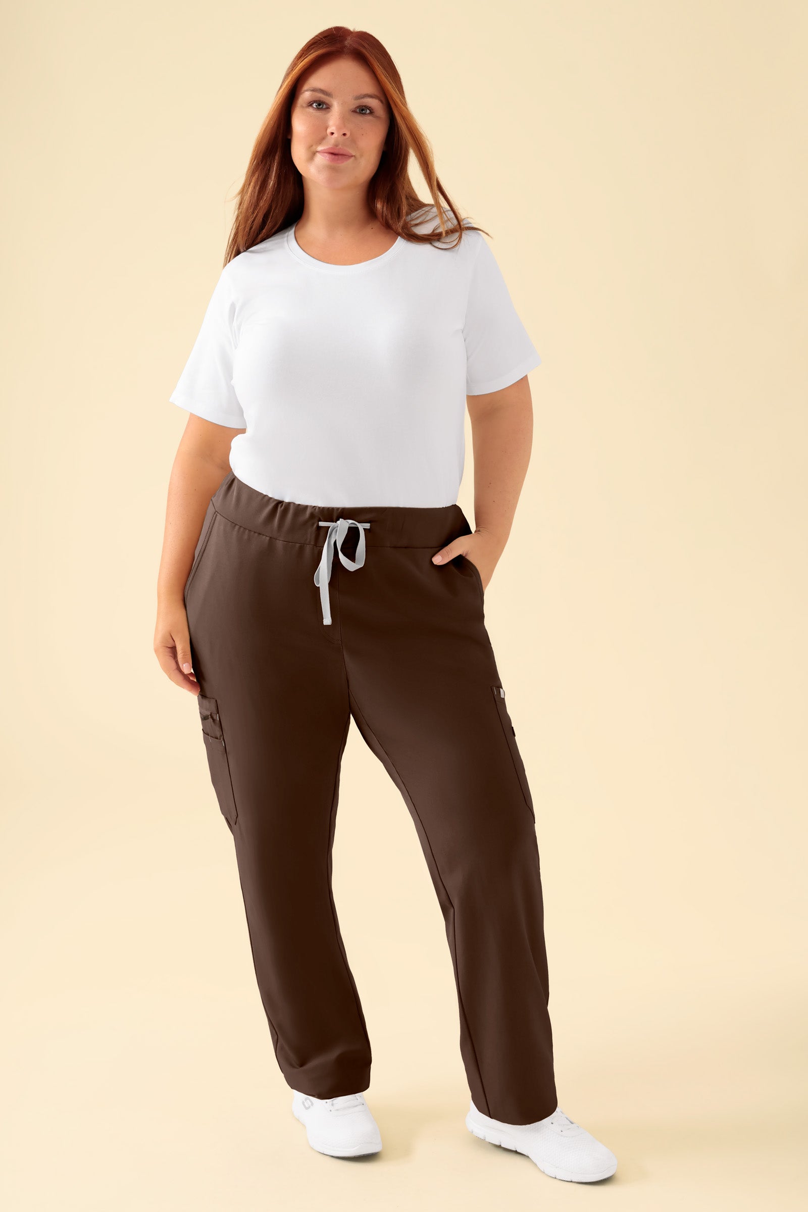 KAERE broek dames - rechte zoom coffee, Voorzijde view Het model is 173 cm lang en draagt maat XL