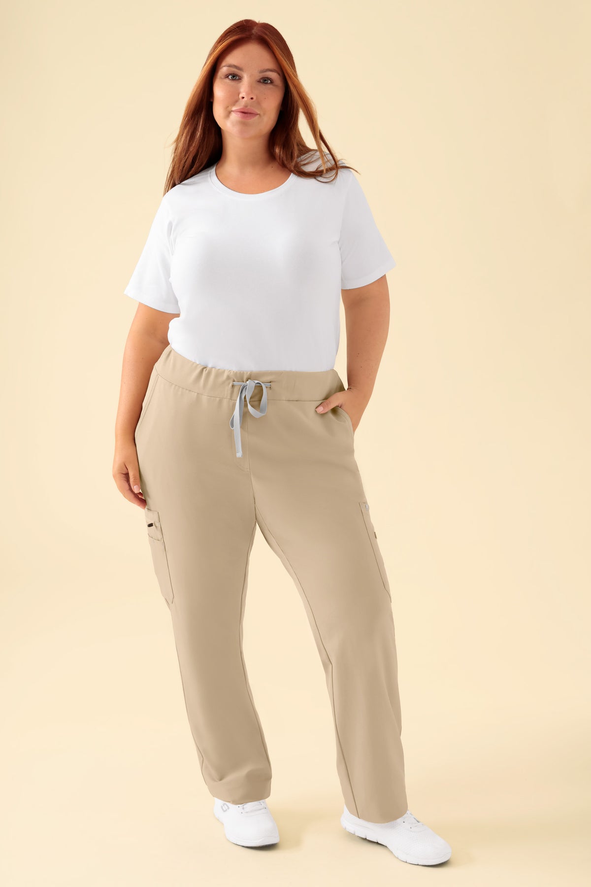 KAERE broek dames - met beenzak zand, Voorzijde view Het model is 173 cm lang en draagt maat XL