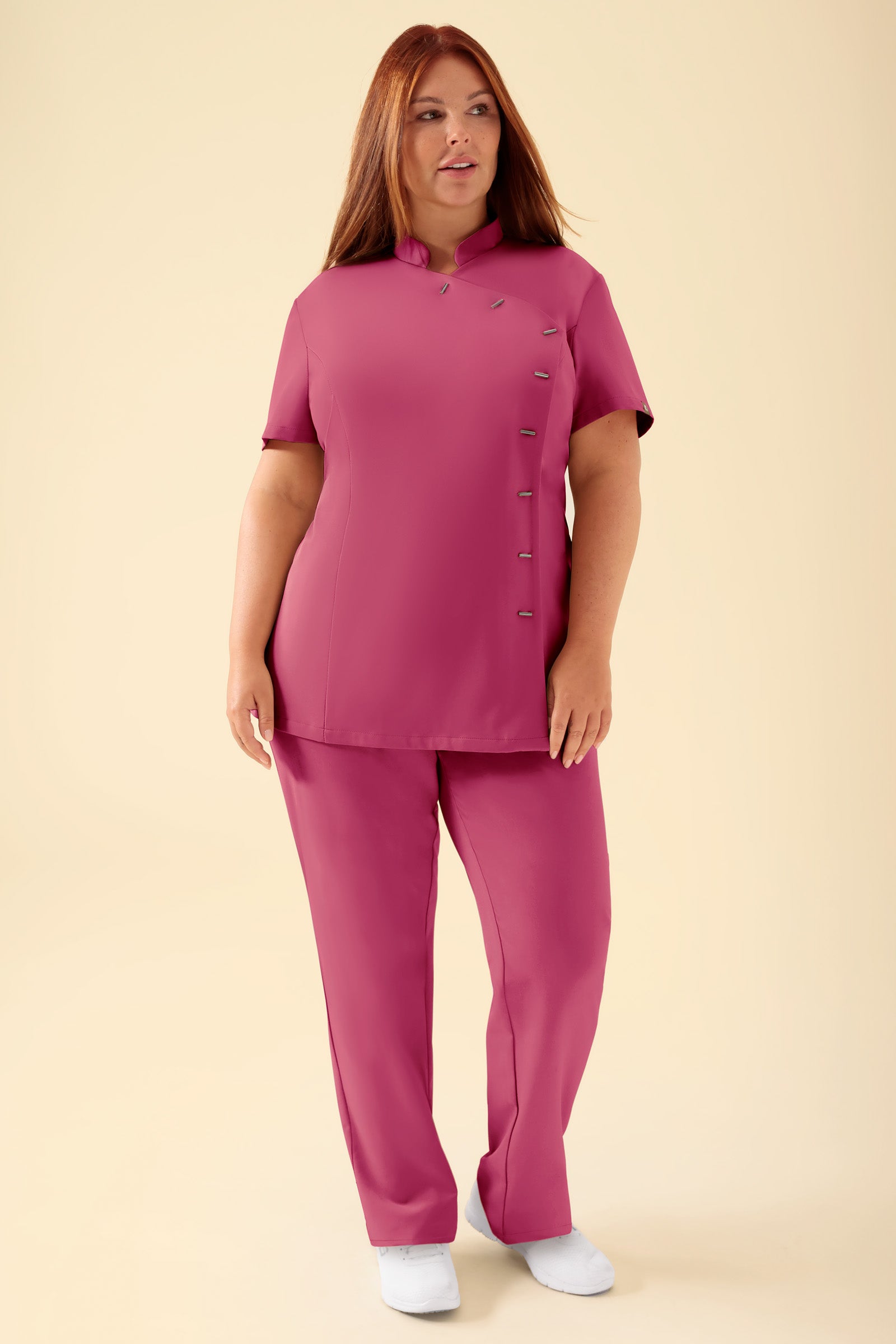 KAERE tuniek dames - asymetrische knoopsluiting oud rose, Voorzijde view Het model is 173 cm lang en draagt maat XL