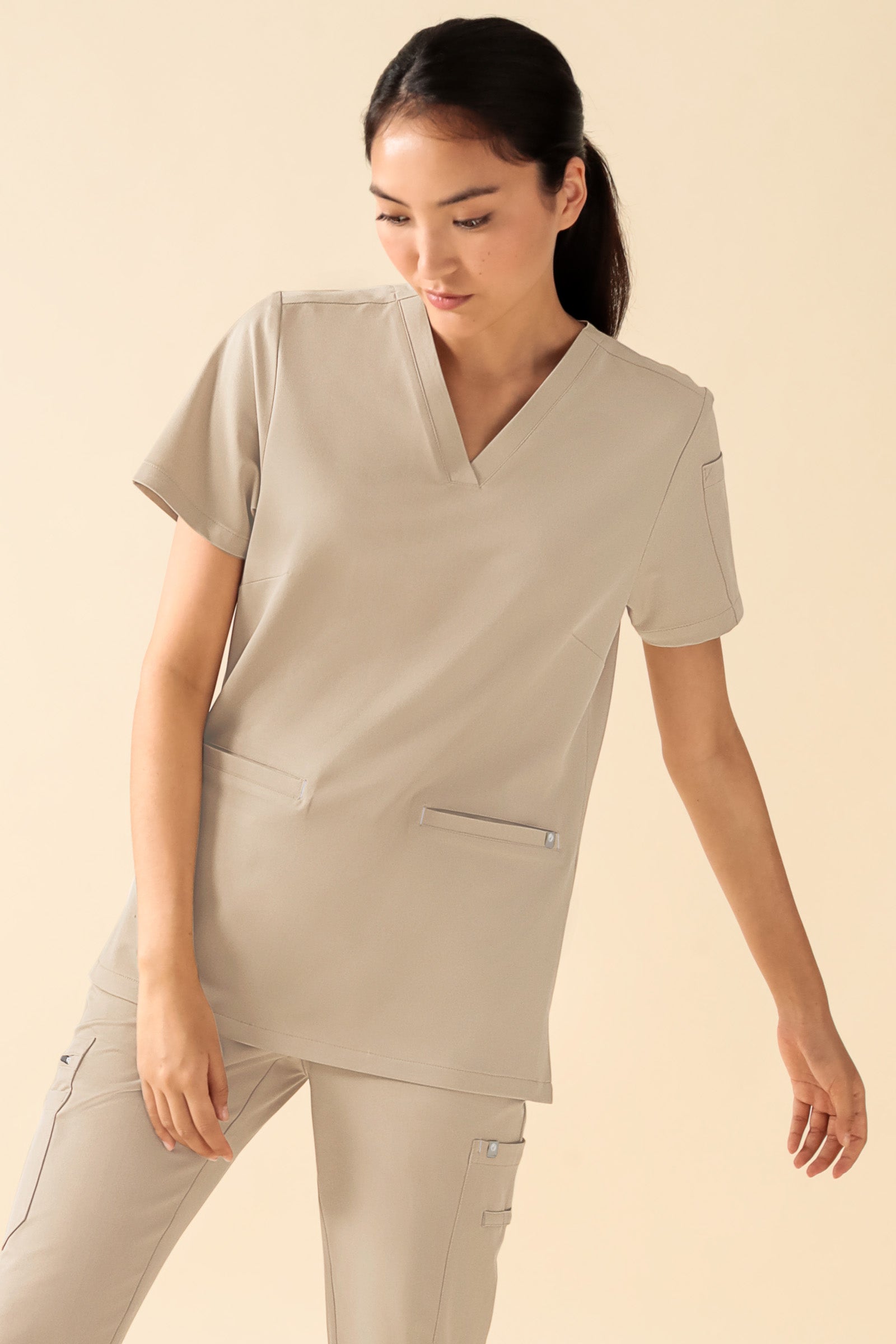 KAERE oversteektuniek dames - V-hals zand