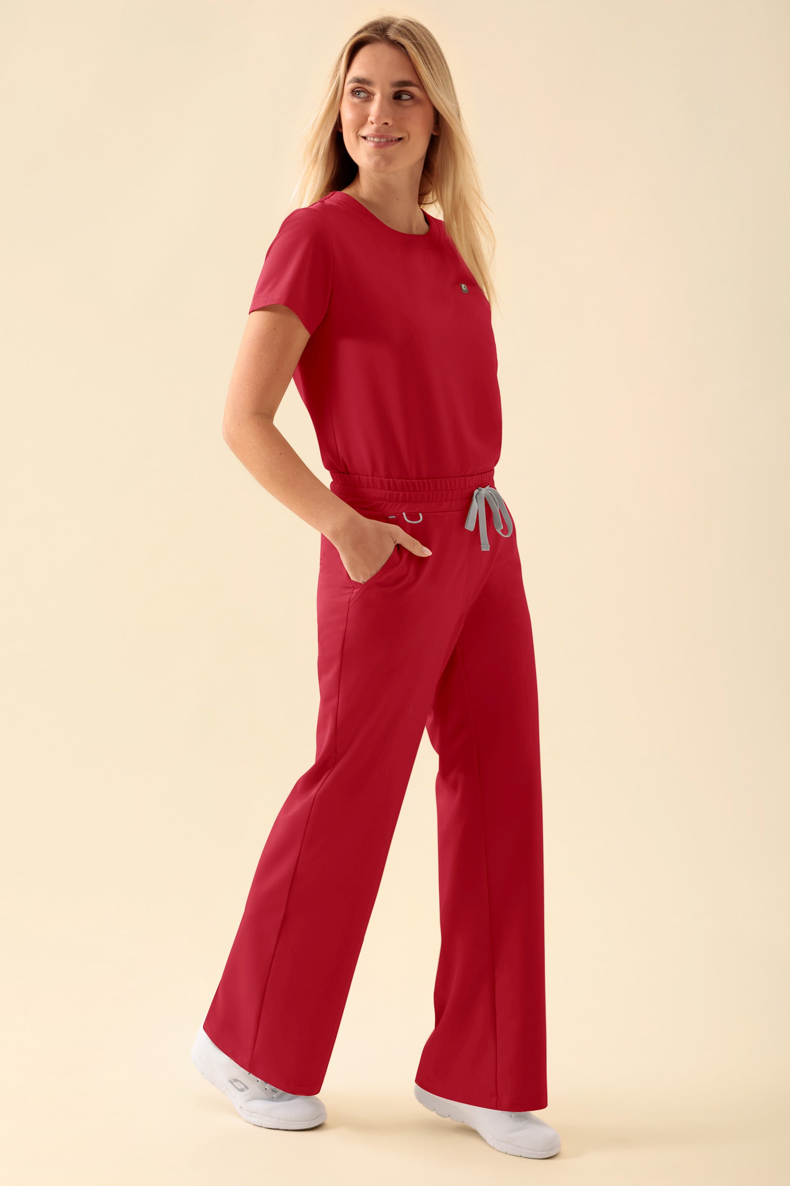 KAERE broek dames - wijd been rood, Voorzijde view Het model is 177 cm lang en draagt maat S