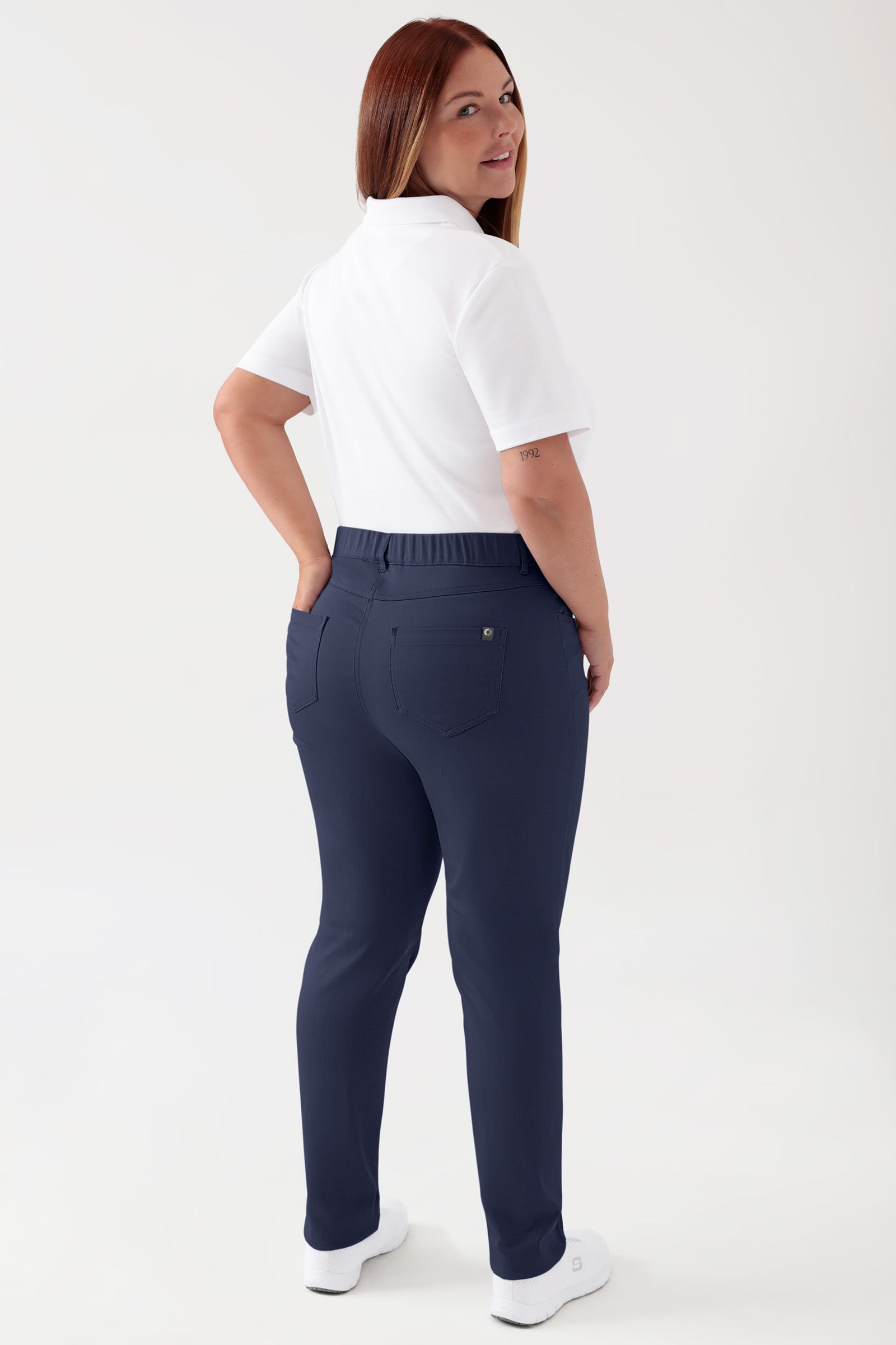 COMFY FLEX 5-pocket broek dames - slanke pijp navy, Achterzijde view Het model is 173 cm lang en draagt maat 46