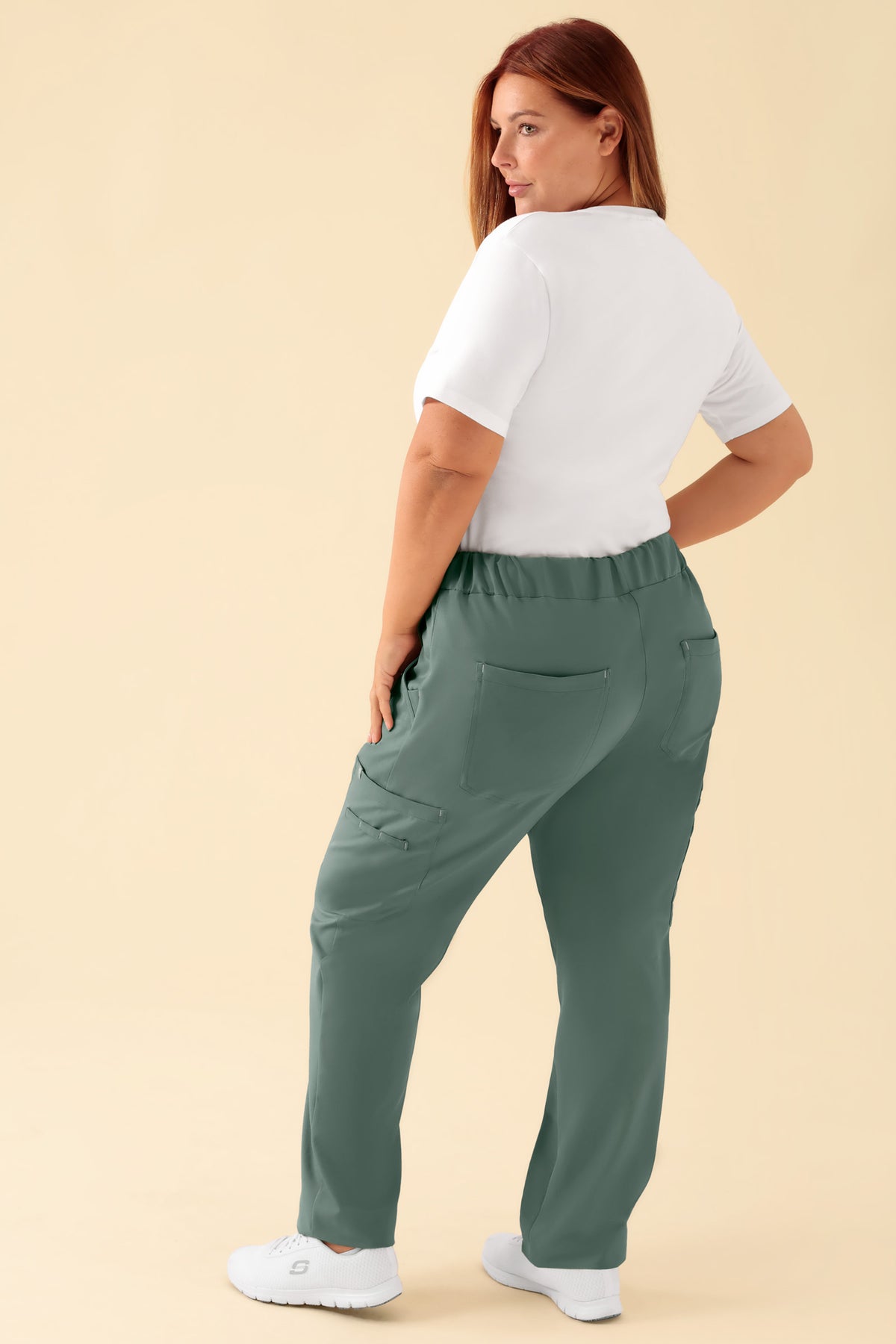 KAERE broek dames - met beenzak donkergroen, Achterzijde view Het model is 173 cm lang en draagt maat XL
