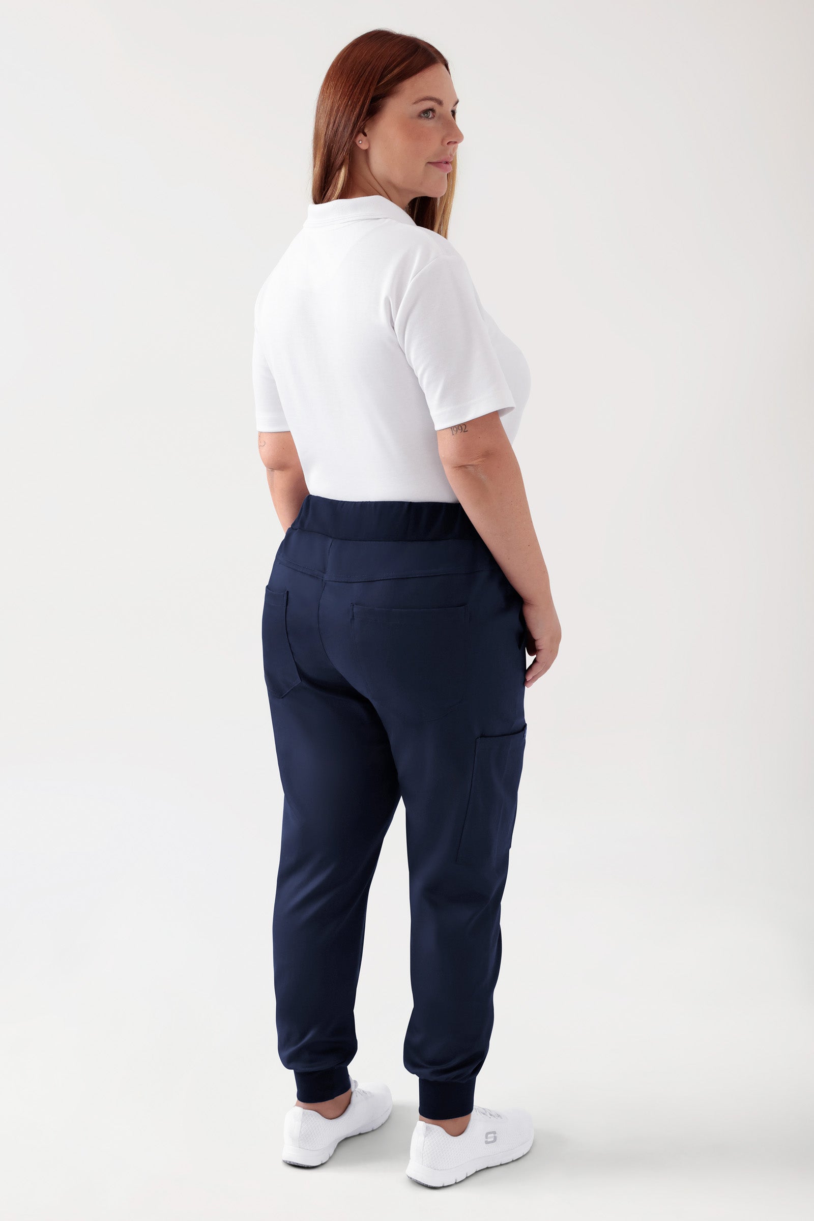 COMFY FLEX broek dames - jogpants navy, Achterzijde view Het model is 173 cm lang en draagt maat XL