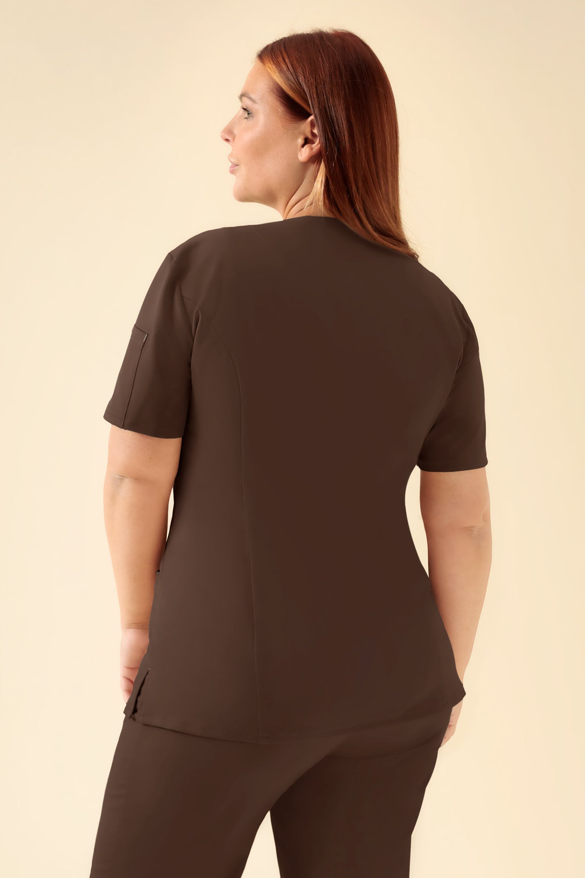 KAERE tuniek dames - drukknoopsluiting coffee, Achterzijde view Het model is 173 cm lang en draagt maat XL