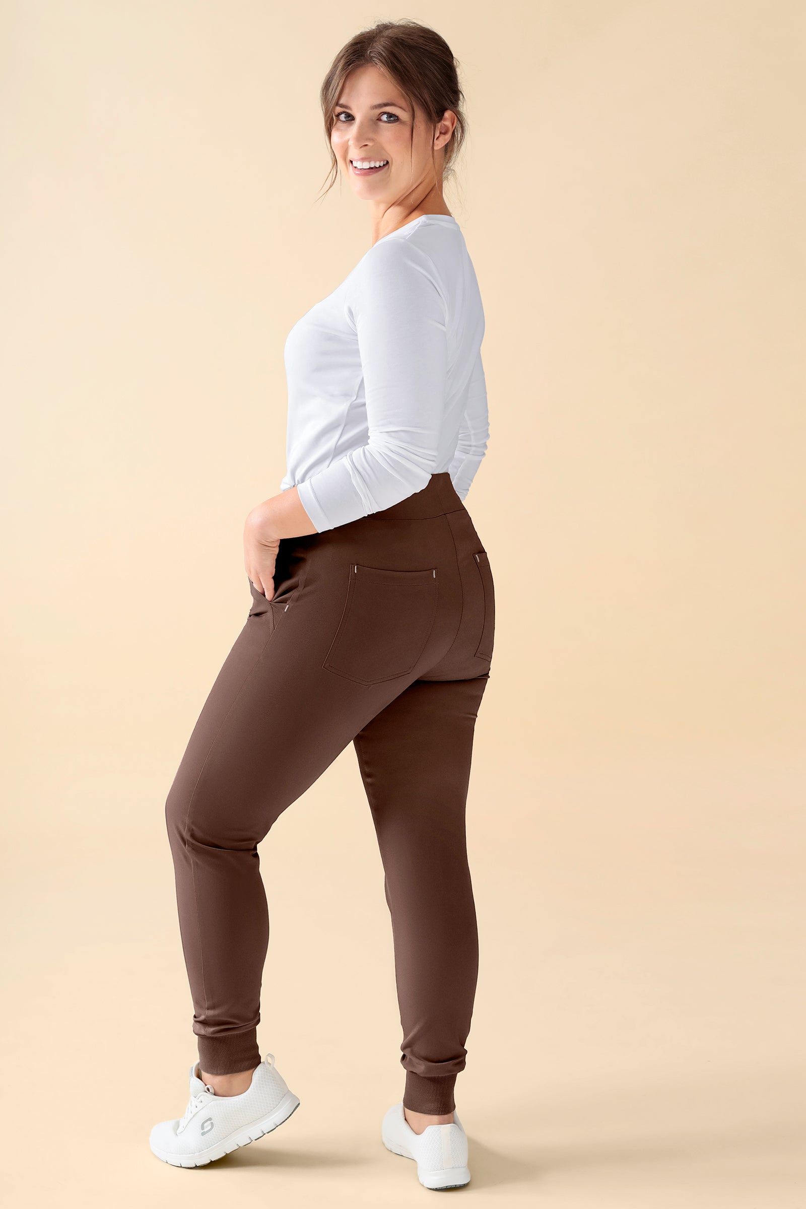 KAERE broek dames - zoom met elastische boord korte maat zonder beenzak coffee