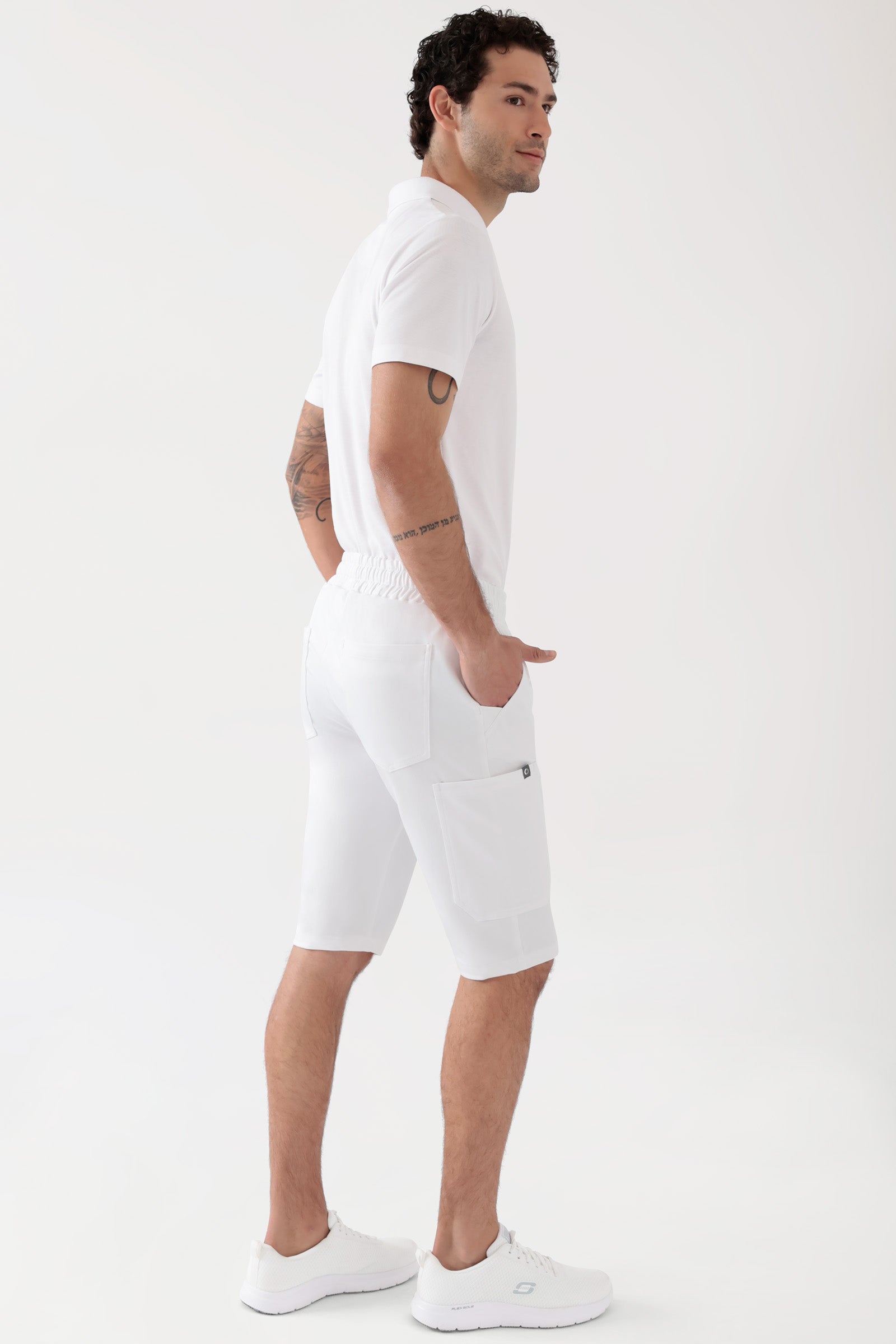 COMFY FLEX Stretch broek Unisex - bermuda wit, Achterzijde view Het model is 188 cm lang en draagt maat M
