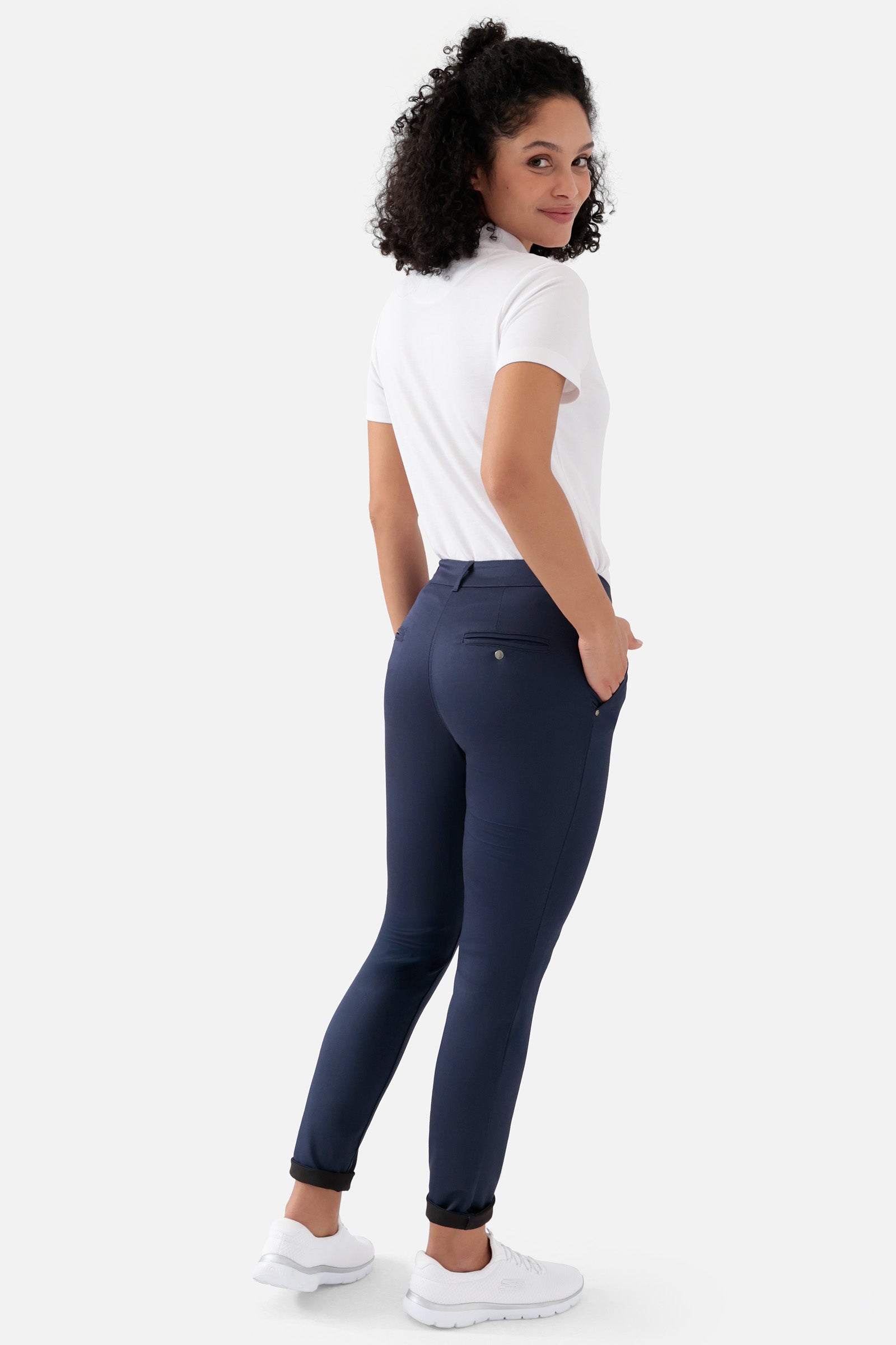 COMFY FLEX broek dames - chino stijl navy, Achterzijde view Het model is 176 cm lang en draagt maat 36