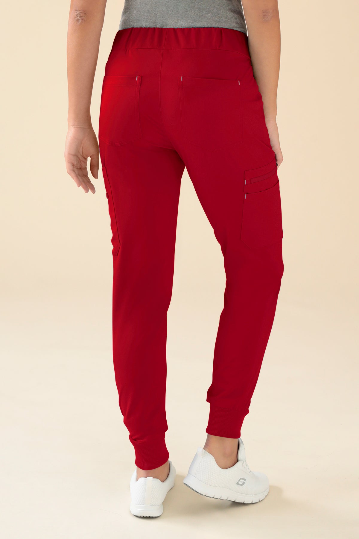 KAERE broek dames - zoom met elastische boord en beenzak rood, Achterzijde view Het model is 176 cm lang en draagt maat S