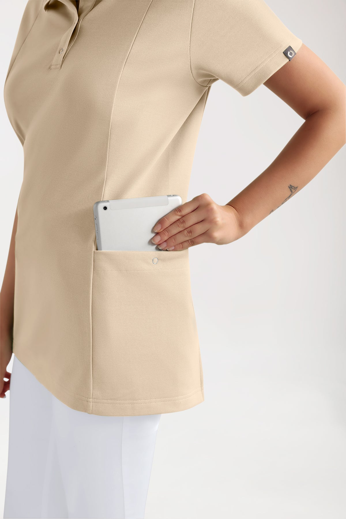 COMFY FLEX Stretch oversteektuniek dames - polokraag zand