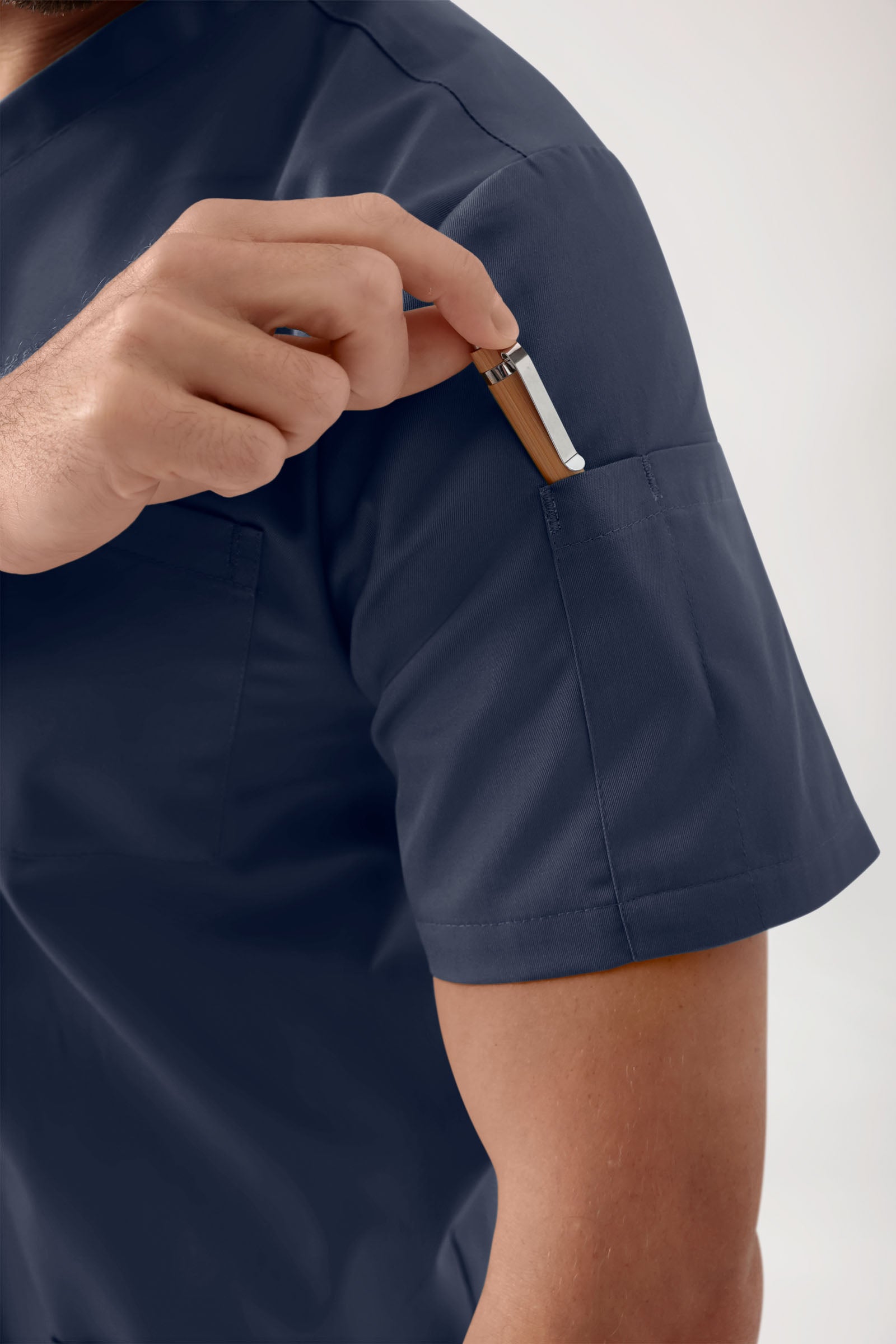GREEN Stretch oversteektuniek heren - V-hals navy
