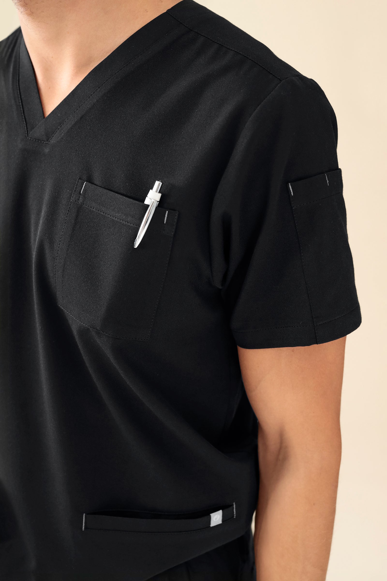 KAERE oversteektuniek heren - V-hals zwart