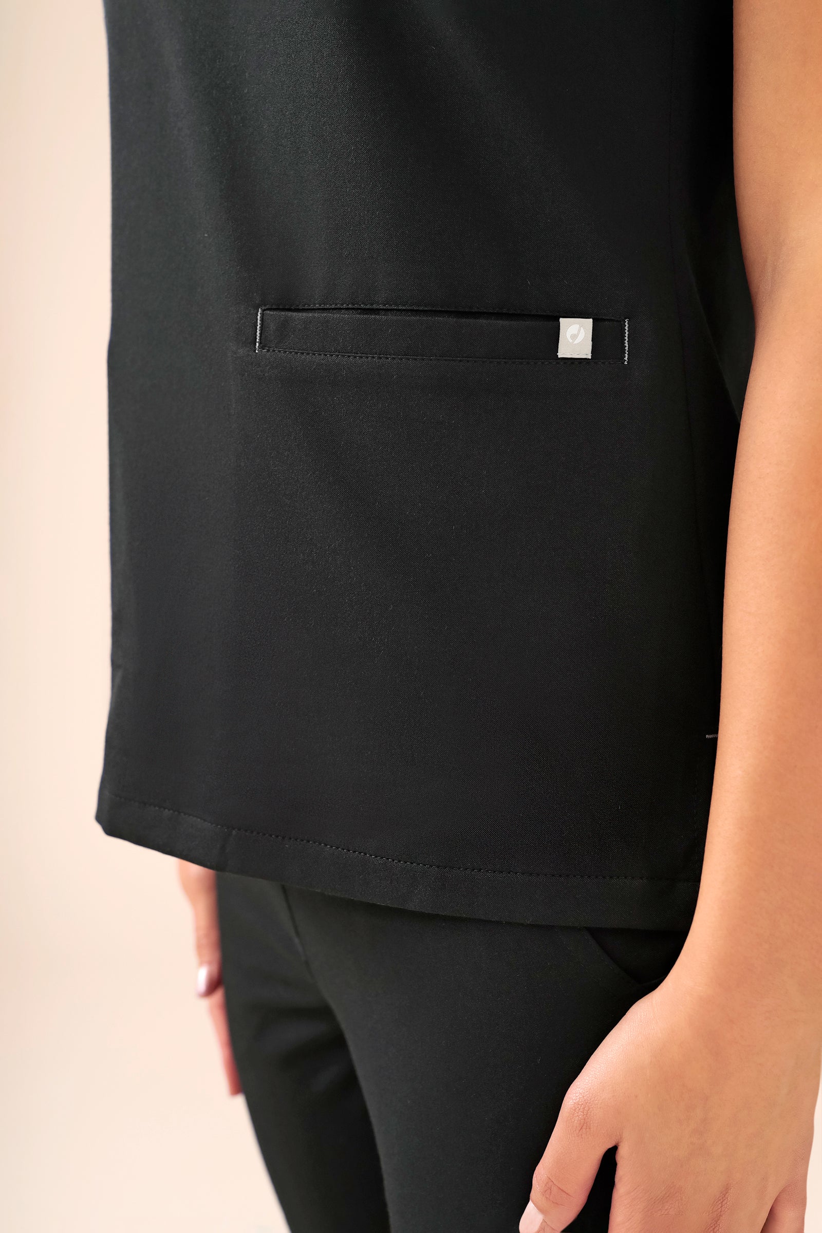 KAERE oversteektuniek dames - V-hals zwart