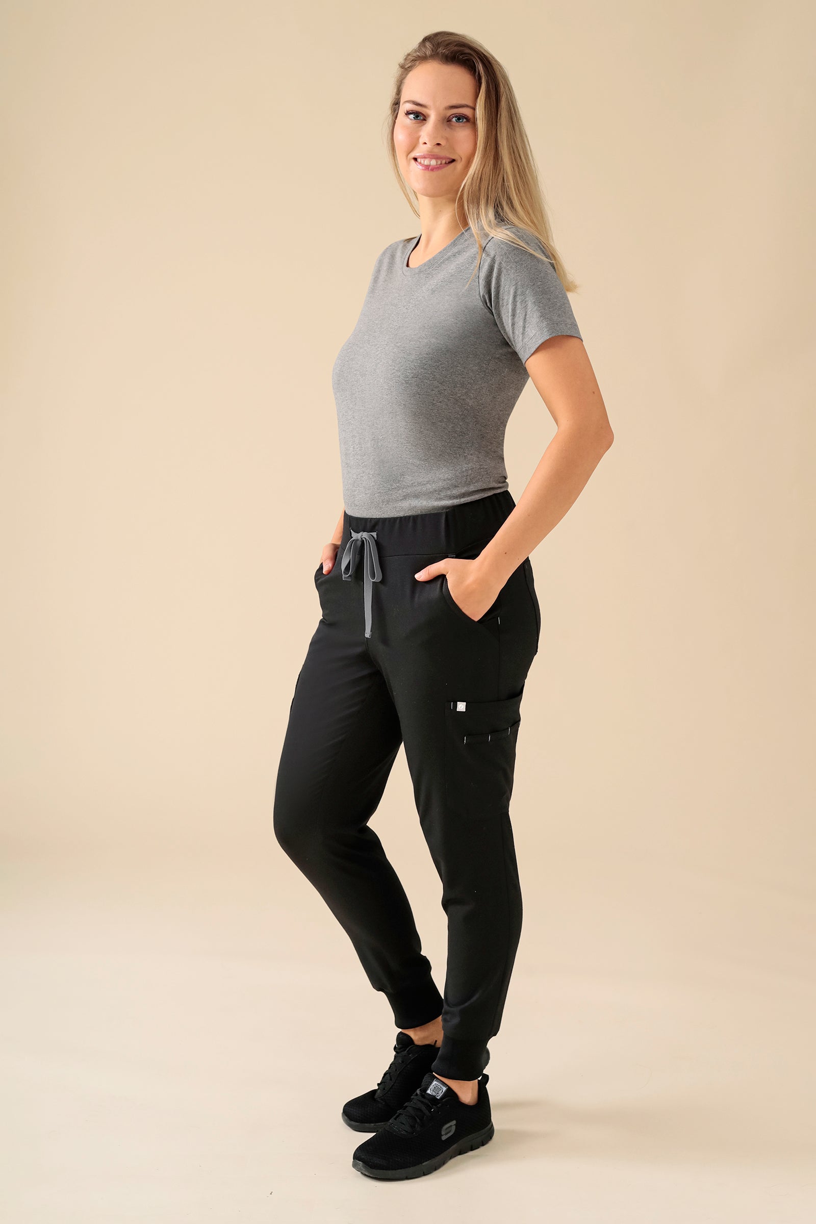 KAERE broek dames - zoom met elastische boord korte maat met beenzak zwart