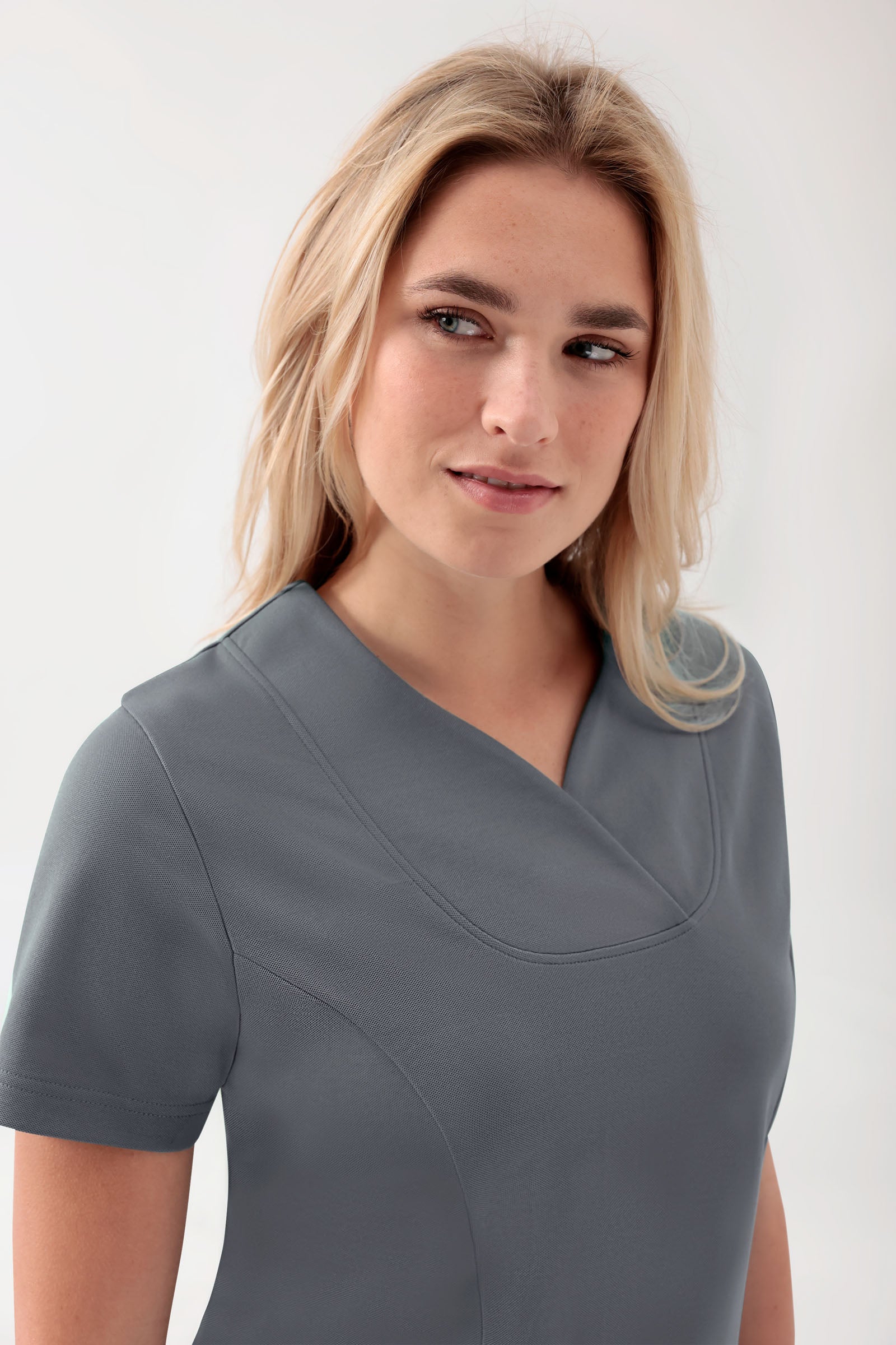 COMFY FLEX stretch oversteektuniek dames - hartvormige hals steengrijs, Voorzijde view 