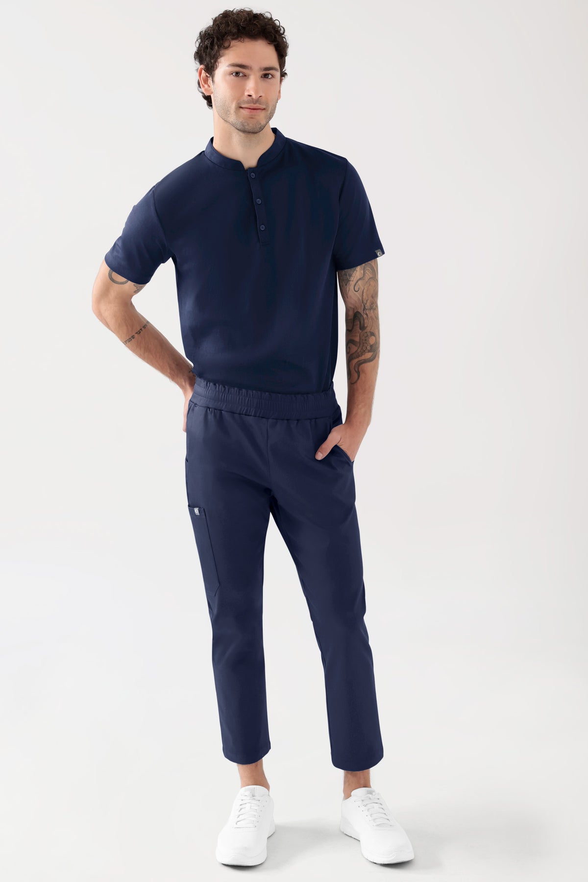 COMFY FLEX Stretch broek Unisex - 7/8 Lengte navy, Voorzijde view Het model is 188 cm lang en draagt maat M